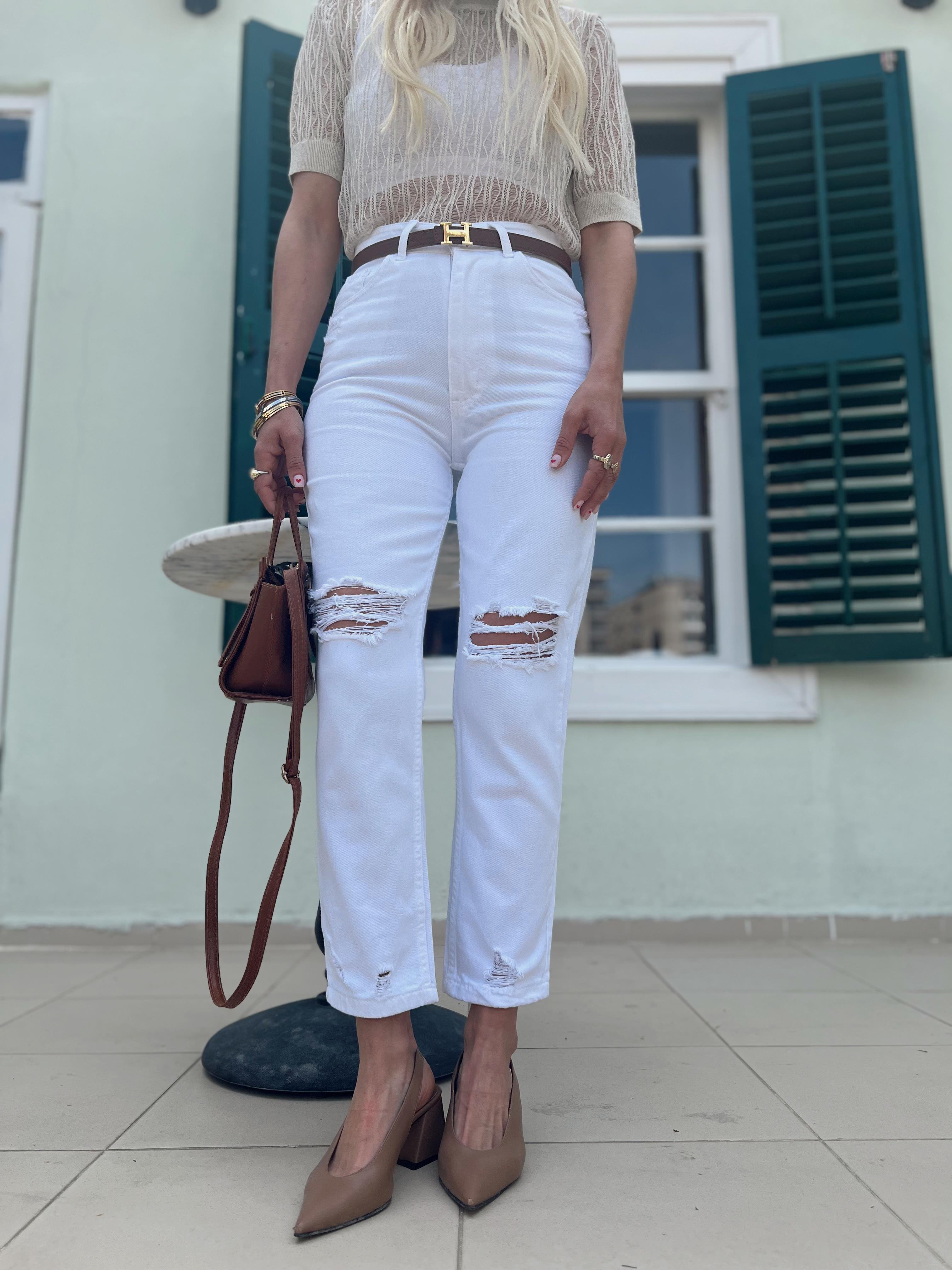 Nişantaşı Butik BEYAZ YIRTIKLI MOM JEAN
