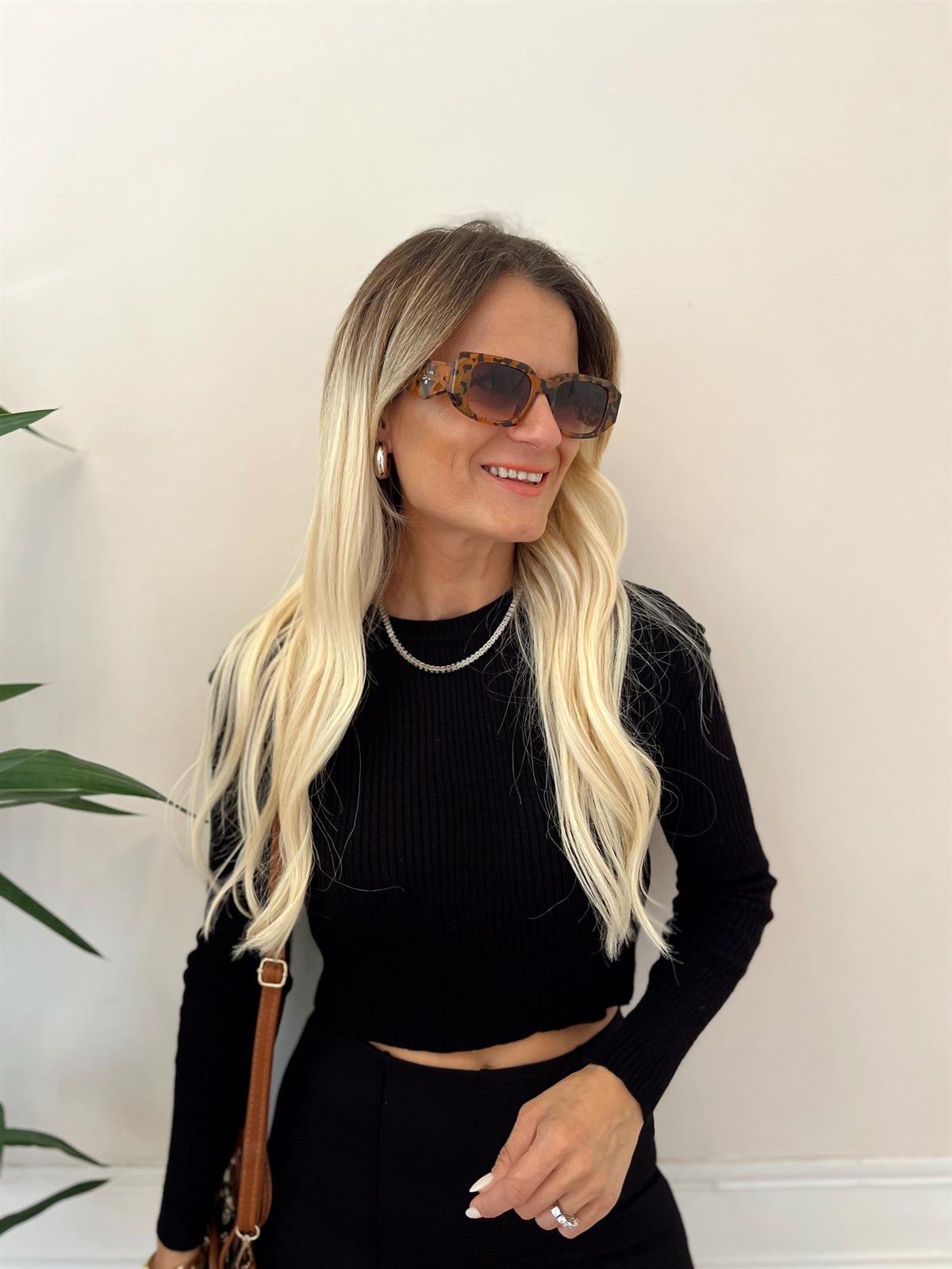 Nişantaşı Butik CROP FİTİLLİ TRİKO SİYAH