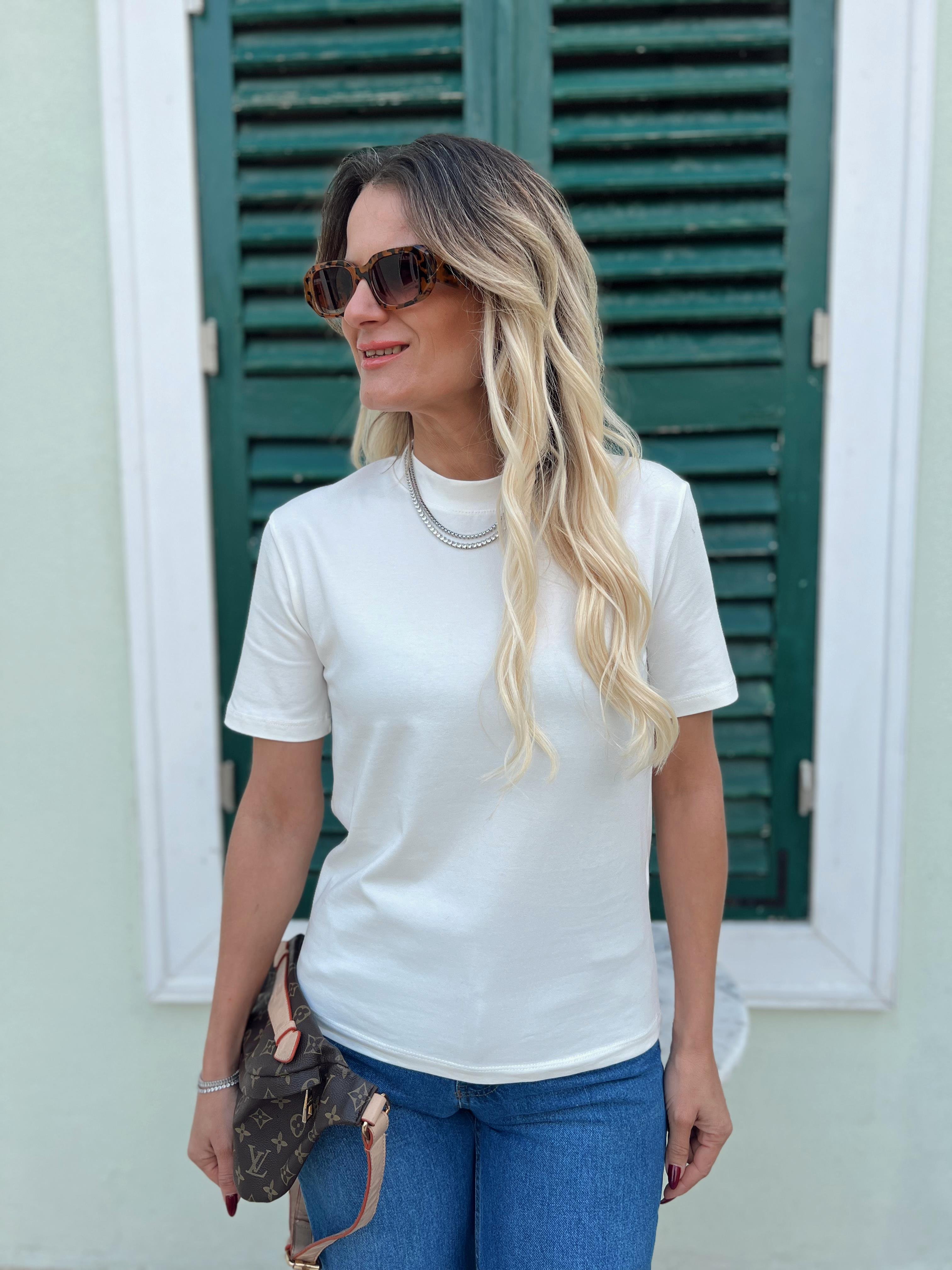 Nişantaşı Butik DİK YAKA BEYAZ BASİC TSHİRT