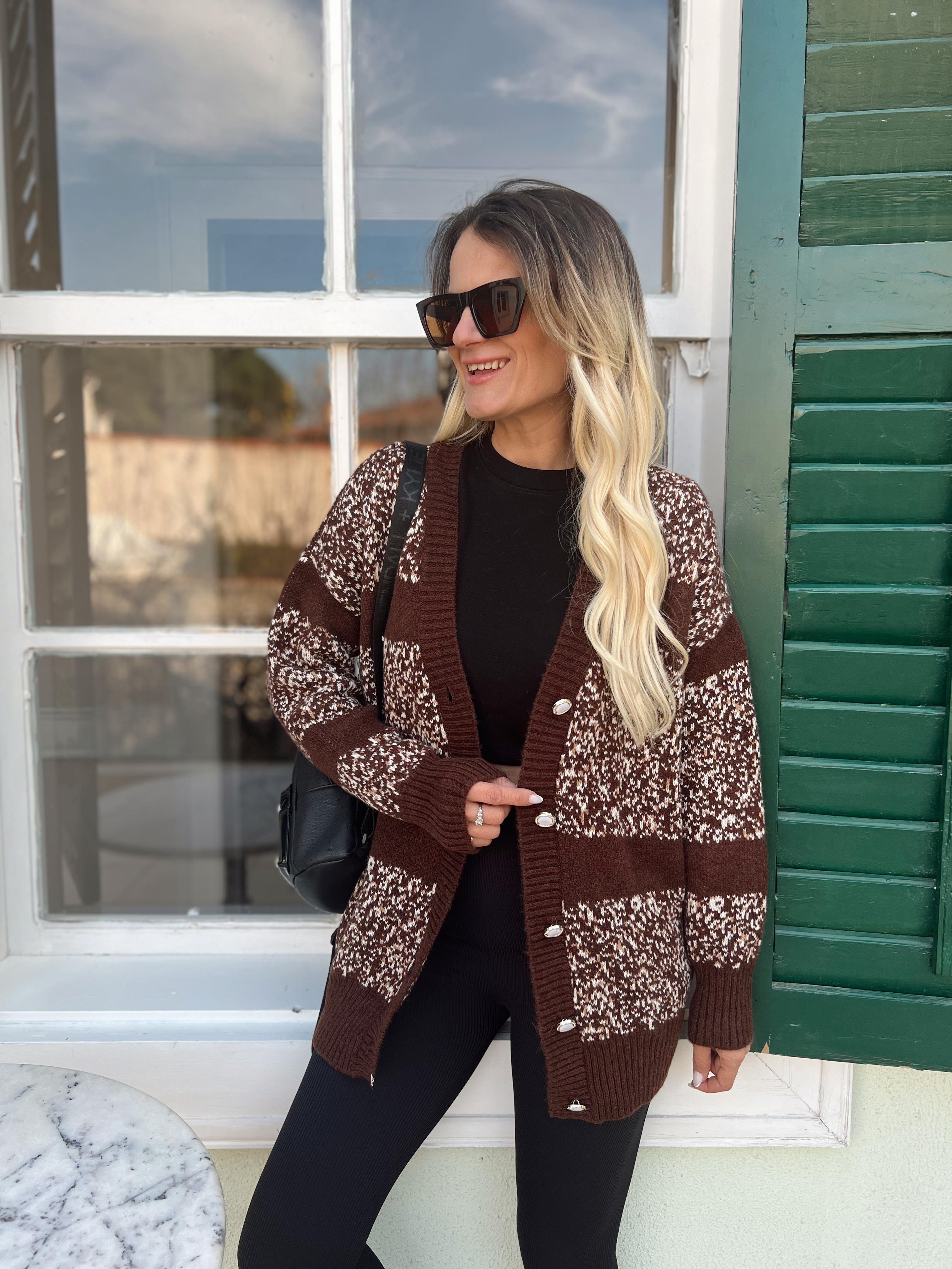 Nişantaşı Butik DÜĞME DETAY KAHVERENGİ DESEN HIRKA