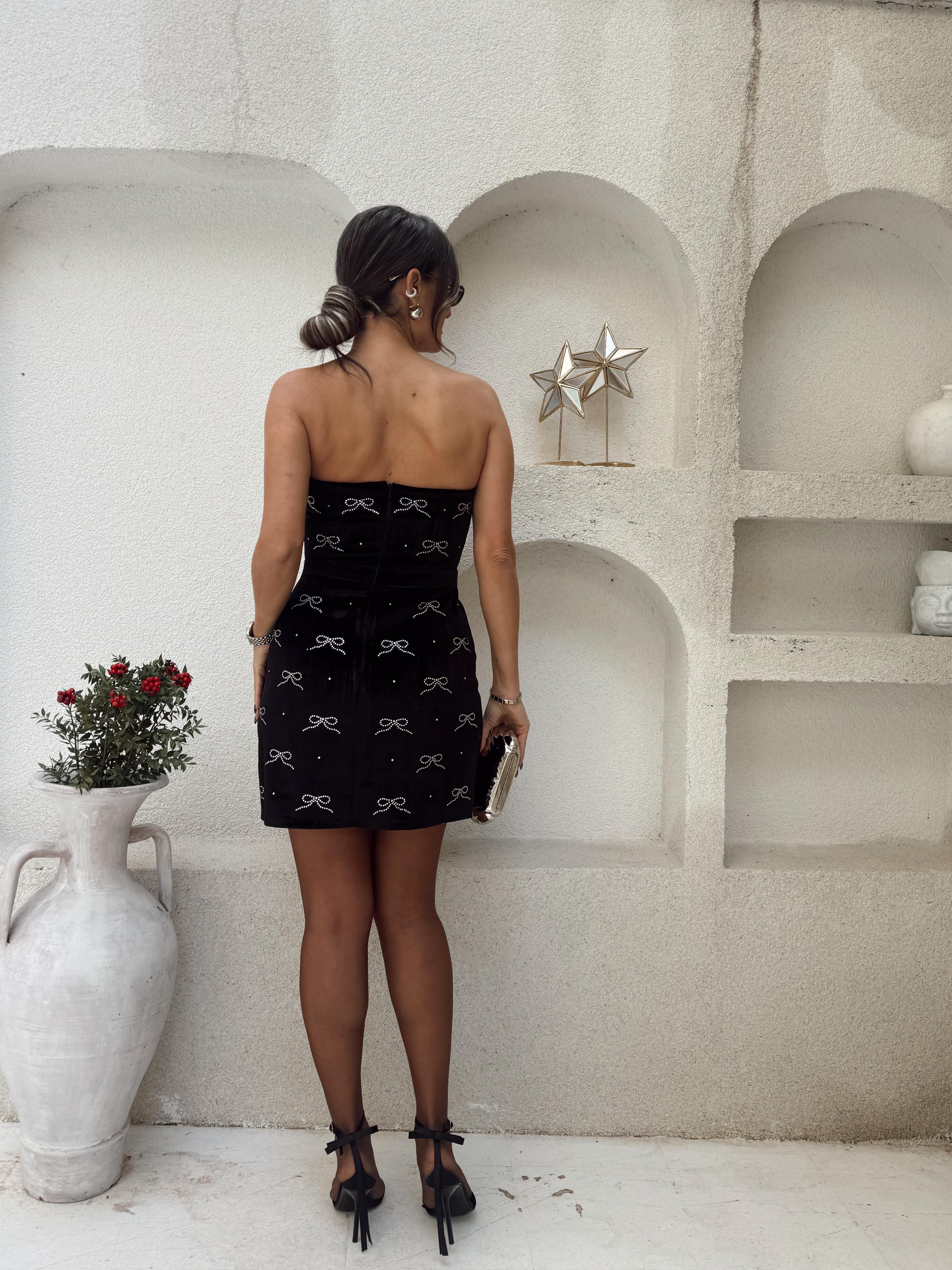 Nişantaşı Butik FİYONK TASLI STRAPLEZ KADİFE ELBİSE