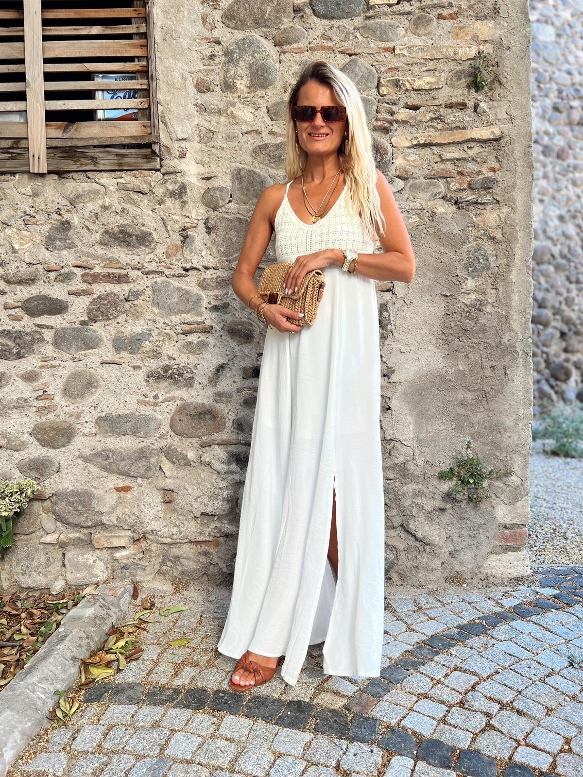 Nişantaşı Butik İNCE ASKILI BEYAZ YIRTMAC DETAY ELBİSE