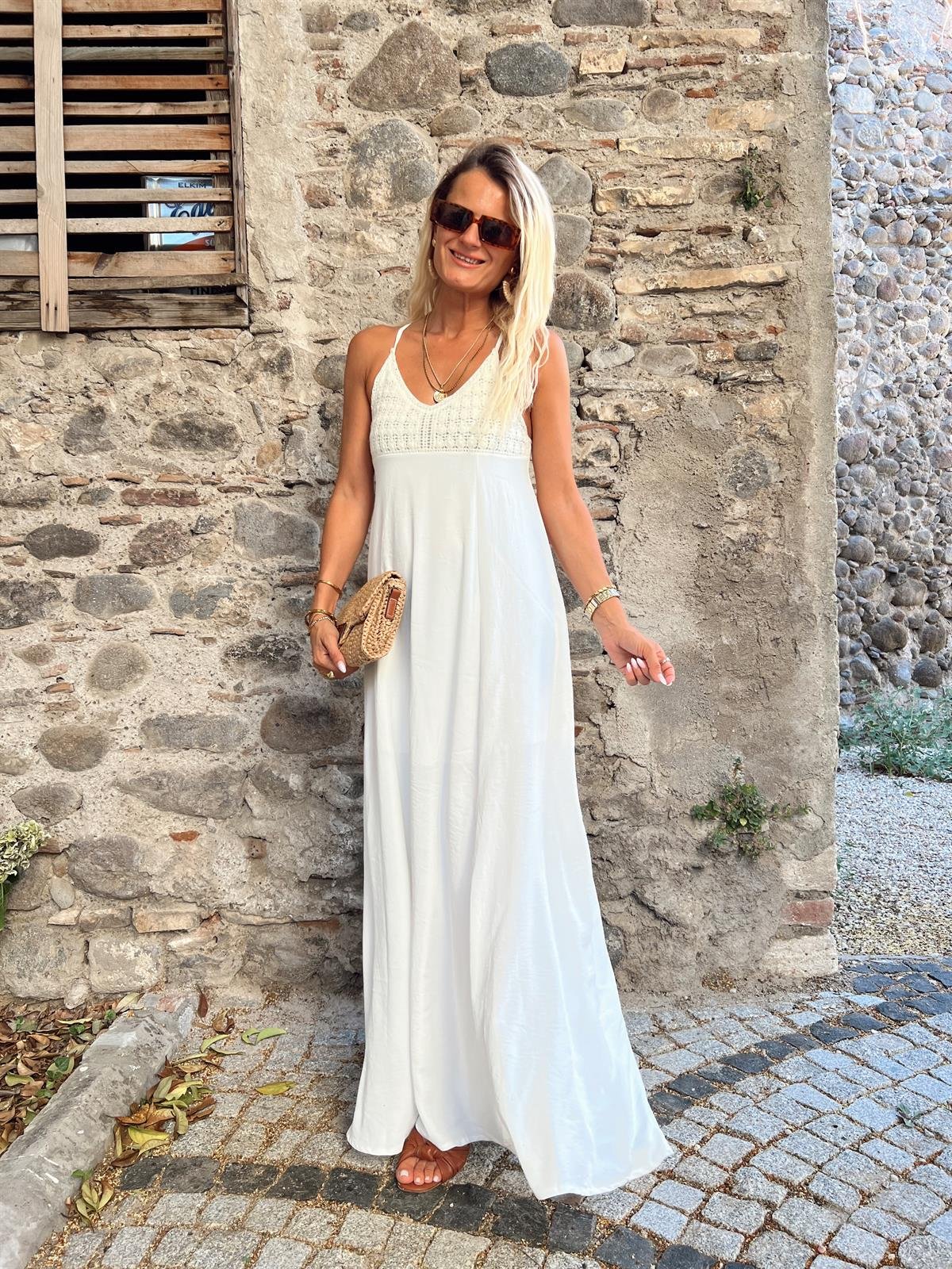 Nişantaşı Butik İNCE ASKILI BEYAZ YIRTMAC DETAY ELBİSE
