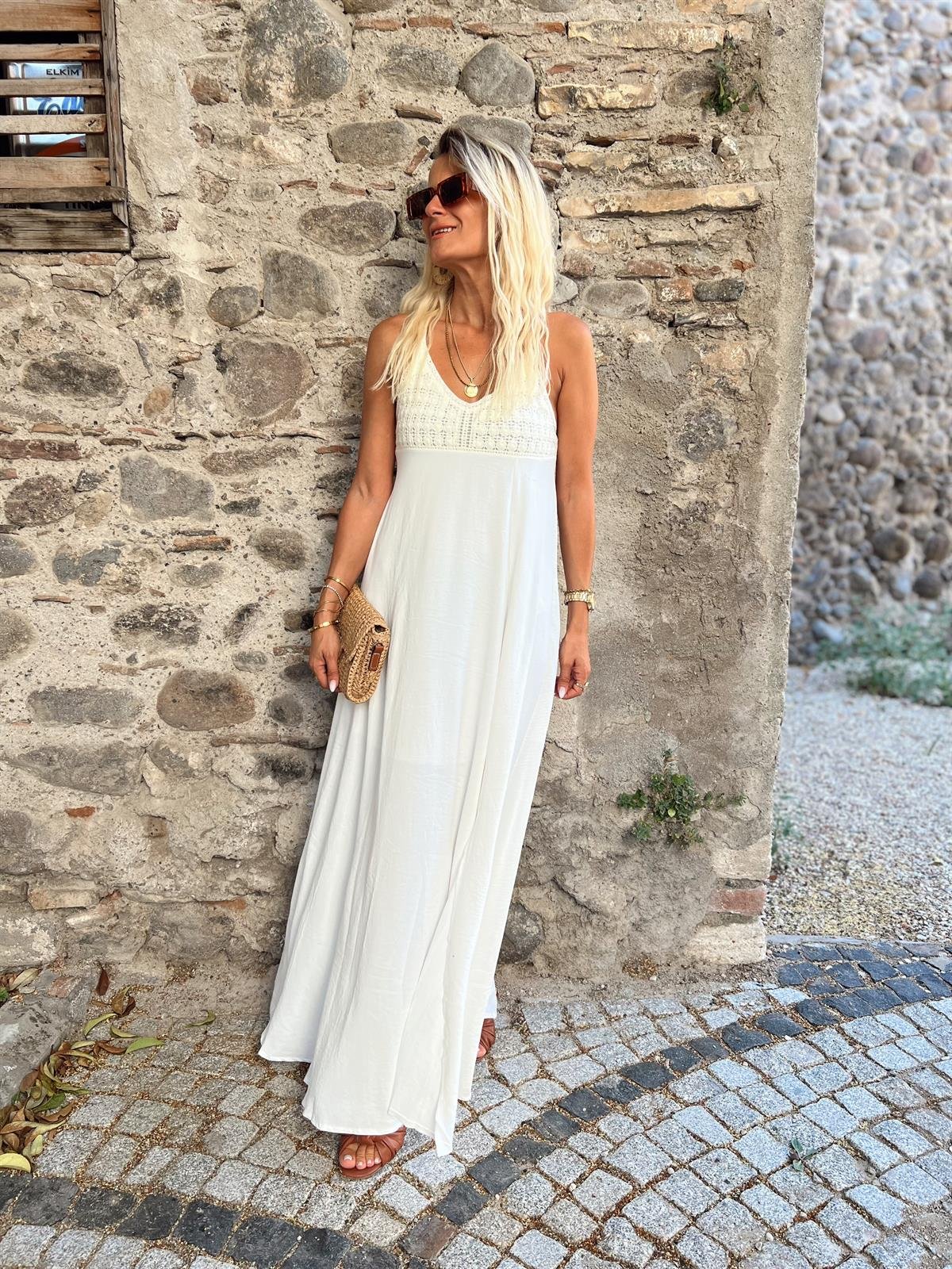 Nişantaşı Butik İNCE ASKILI BEYAZ YIRTMAC DETAY ELBİSE