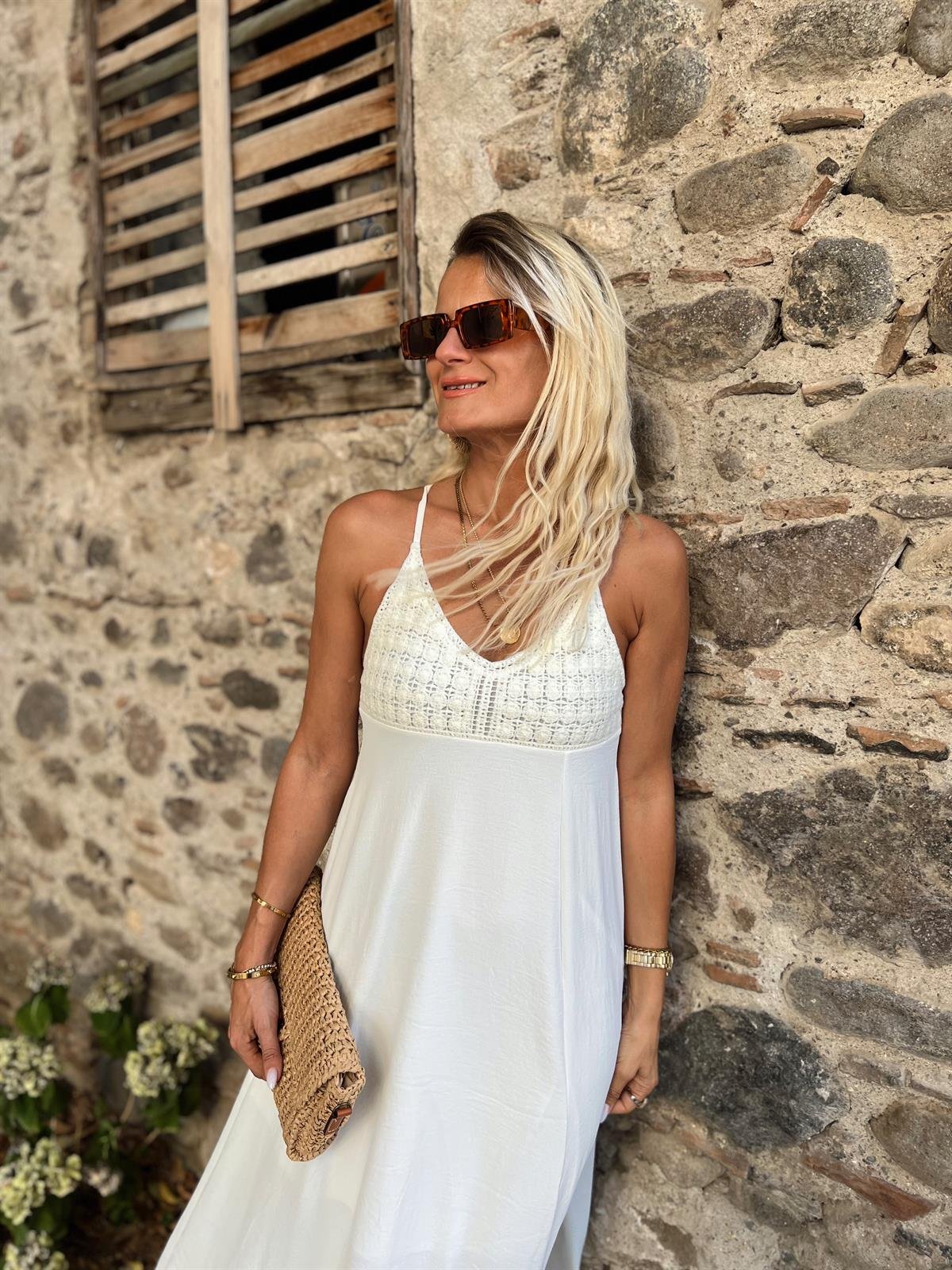 Nişantaşı Butik İNCE ASKILI BEYAZ YIRTMAC DETAY ELBİSE