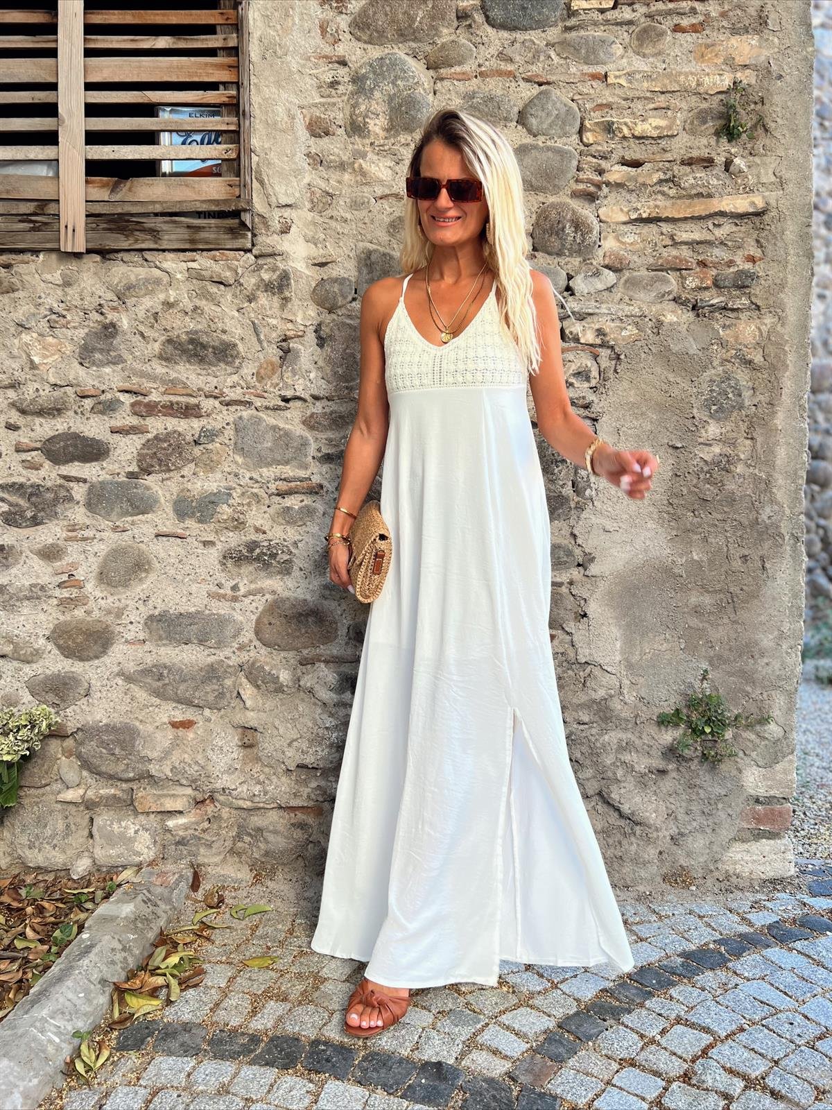 Nişantaşı Butik İNCE ASKILI BEYAZ YIRTMAC DETAY ELBİSE