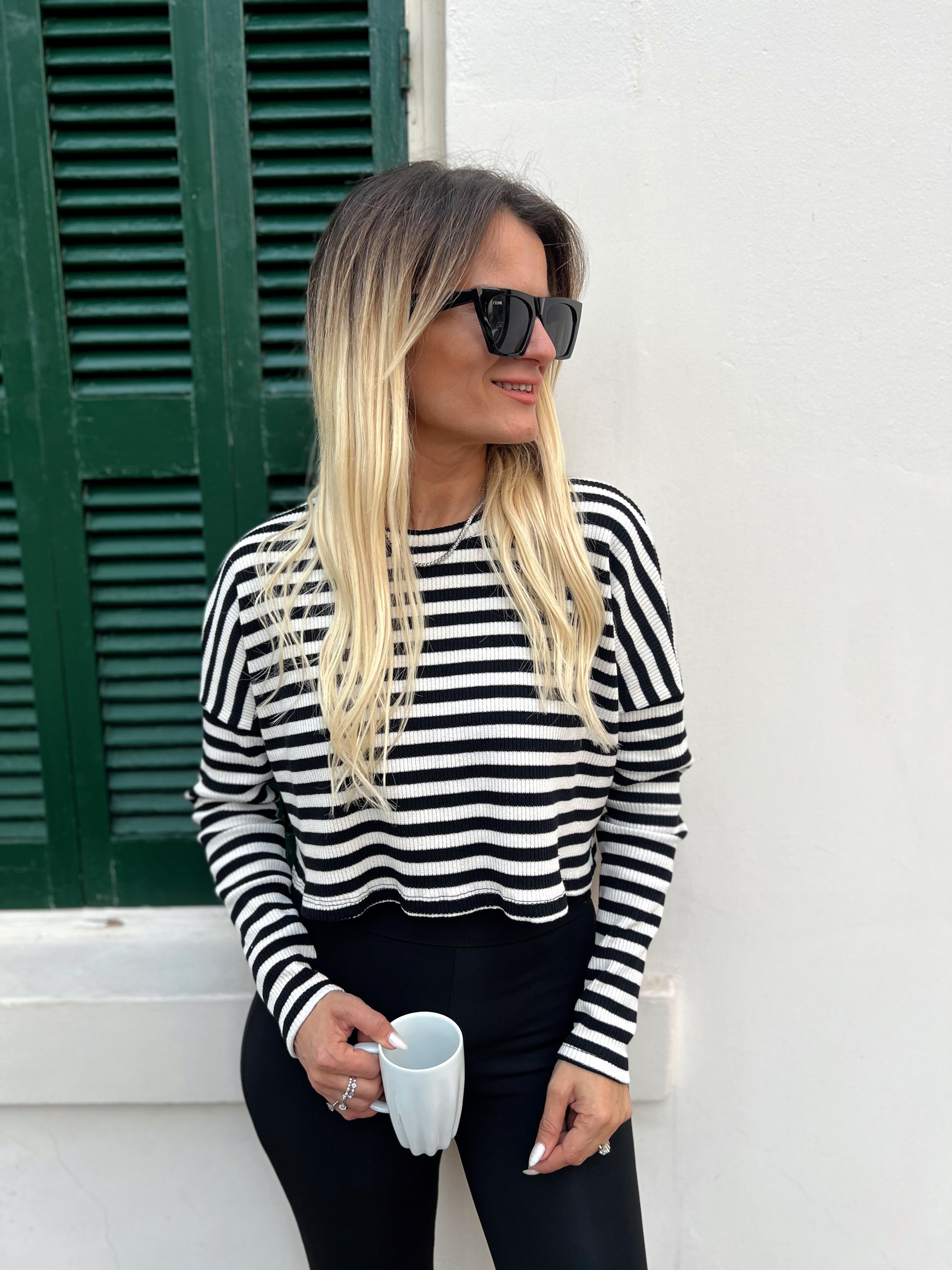 Nişantaşı Butik İNCE ÇİZGİLİ SWEATSHİRT