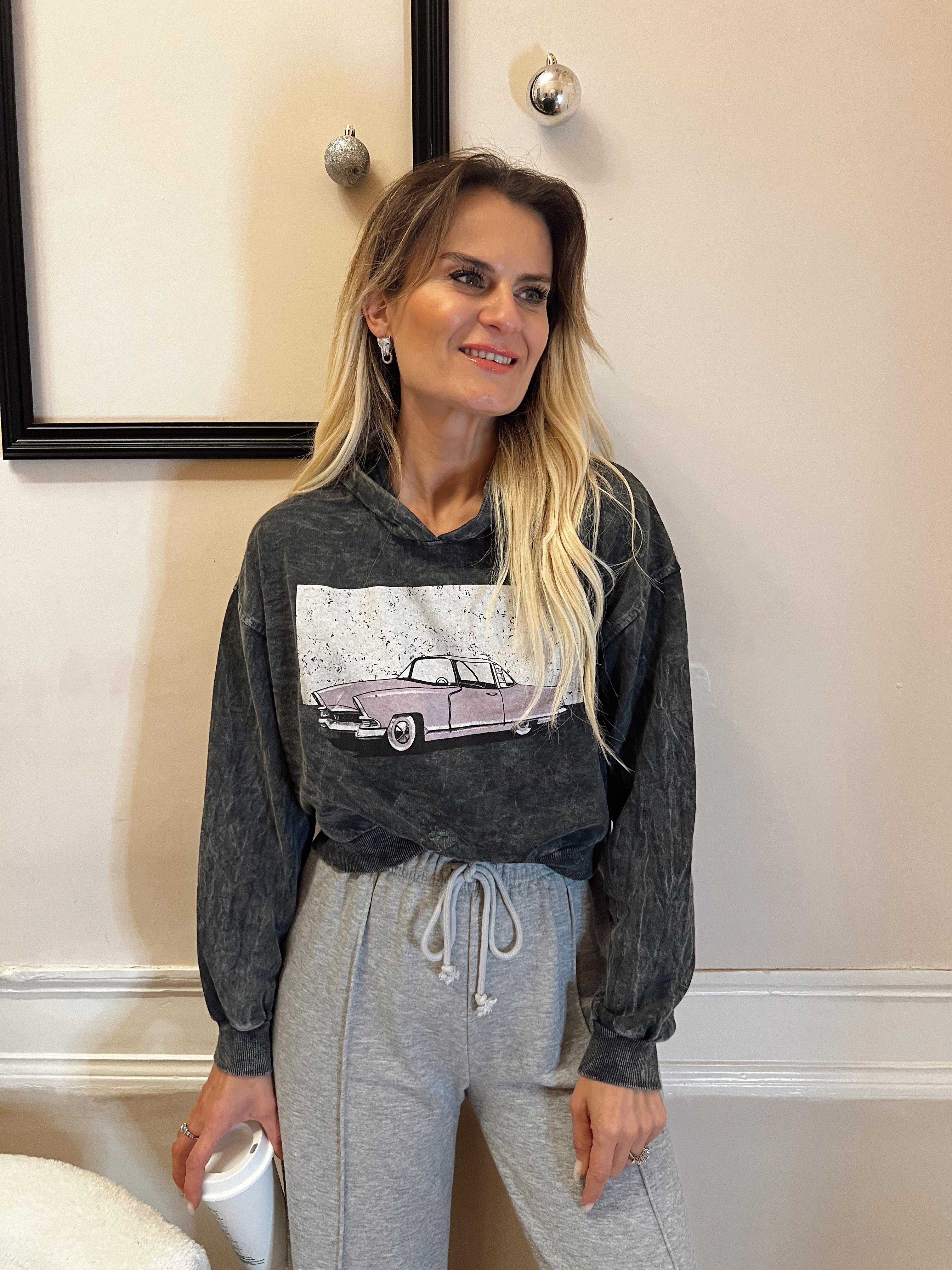 Nişantaşı Butik KAPSONLU YIKAMALI BASKI DETAY SWEATSHİRT 