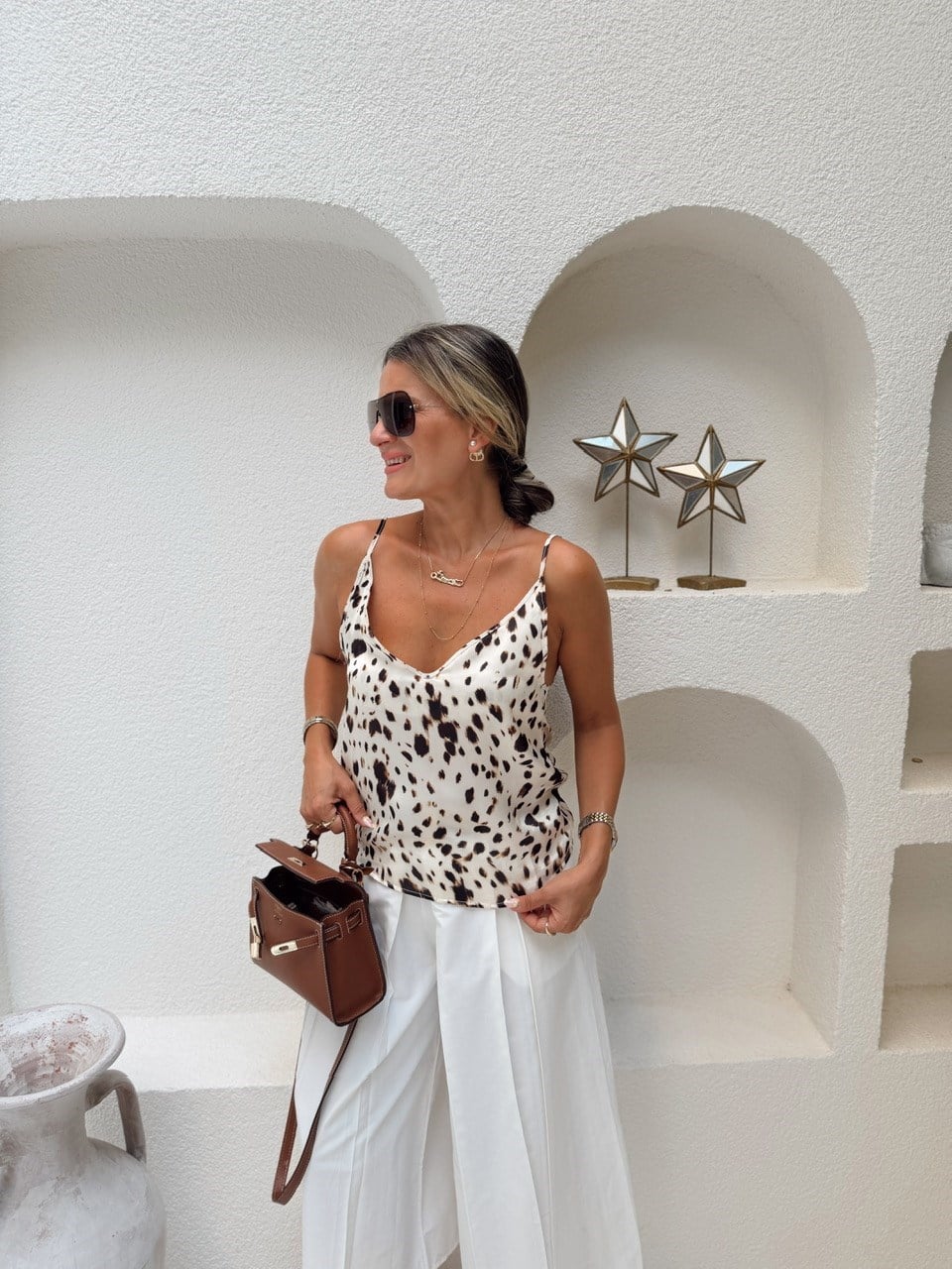 Nişantaşı Butik KEMERLİ PİLE DETAY BEYAZ CROPPED PANTOLON