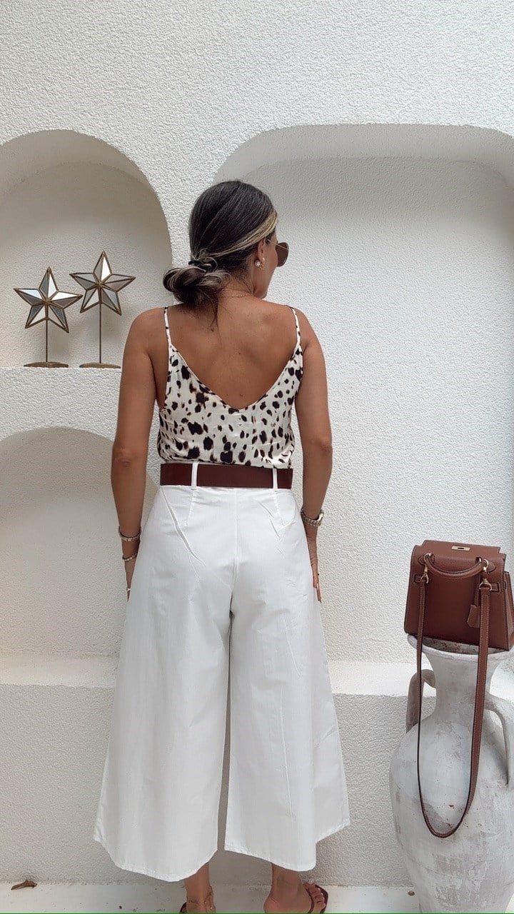 Nişantaşı Butik KEMERLİ PİLE DETAY BEYAZ CROPPED PANTOLON