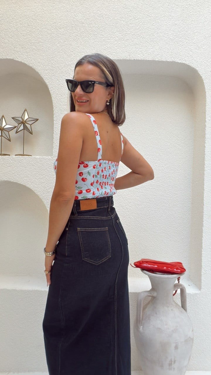 Nişantaşı Butik KİRAZ DESEN KORSAJ DETAY ASKILI BLUZ 