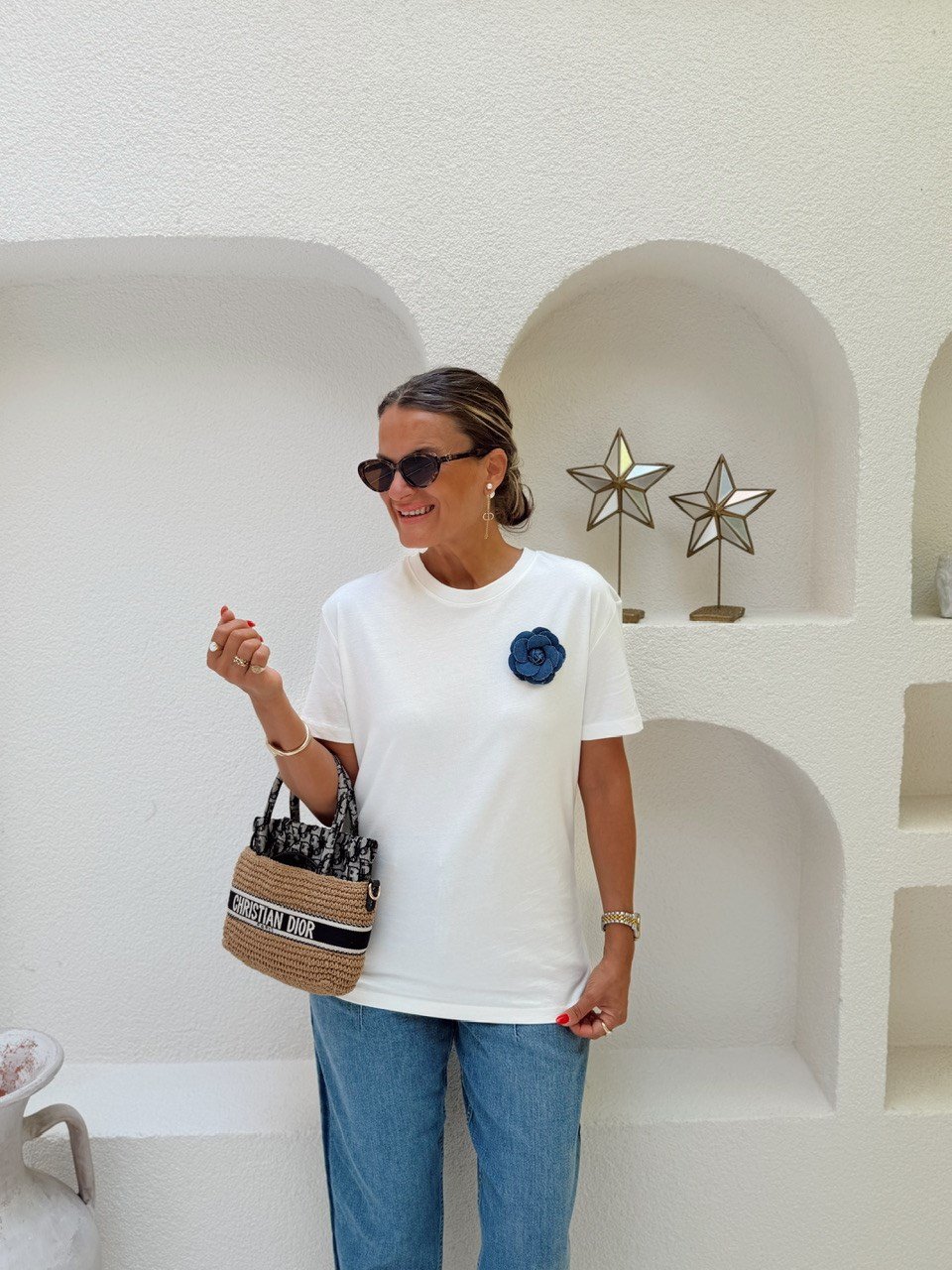 Nişantaşı Butik KONTRAST BROŞ DETAY TSHİRT