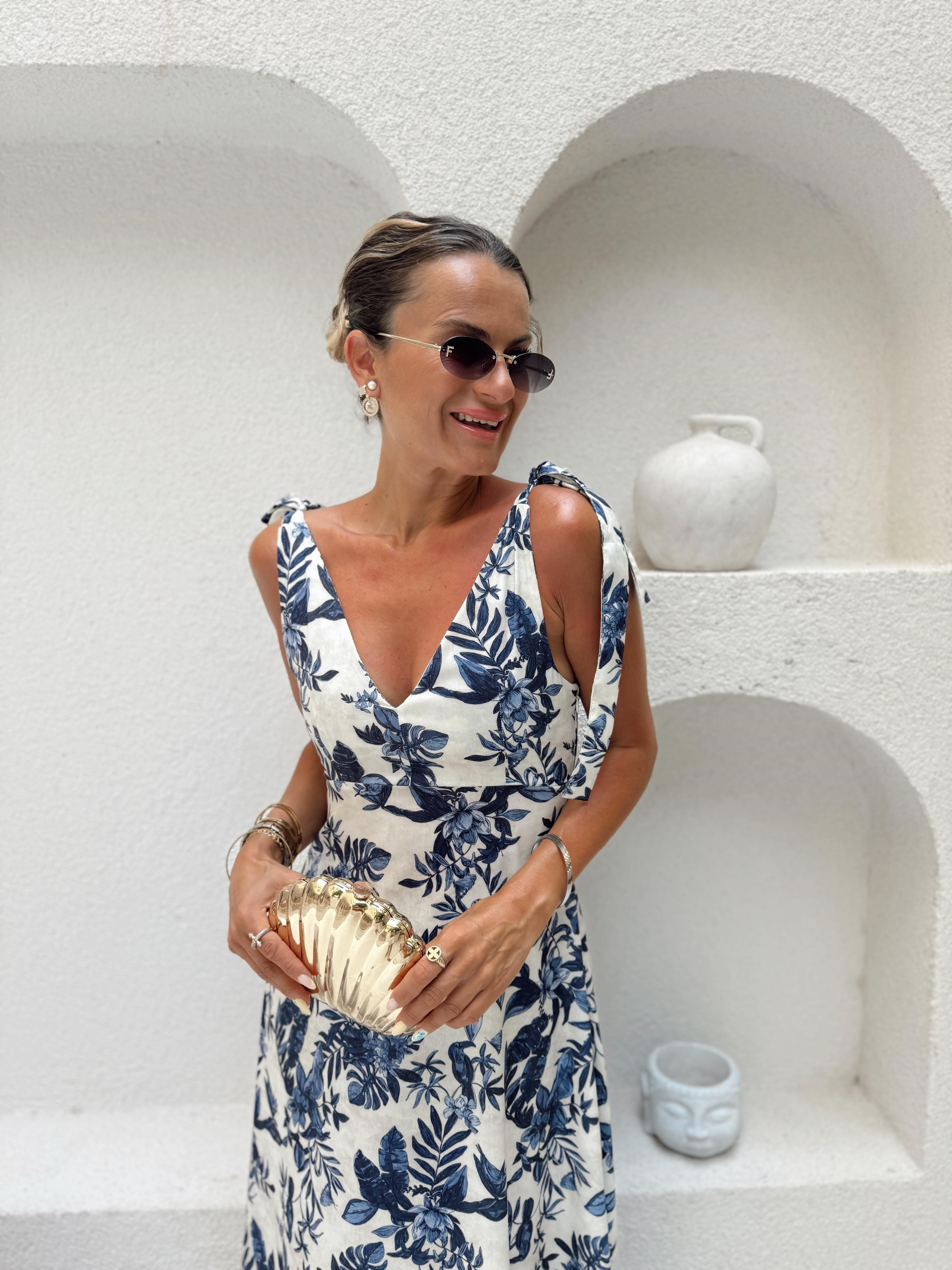 Nişantaşı Butik OMUZ BAGLAMALI V YAKA ÇİÇEK DESEN ELBİSE