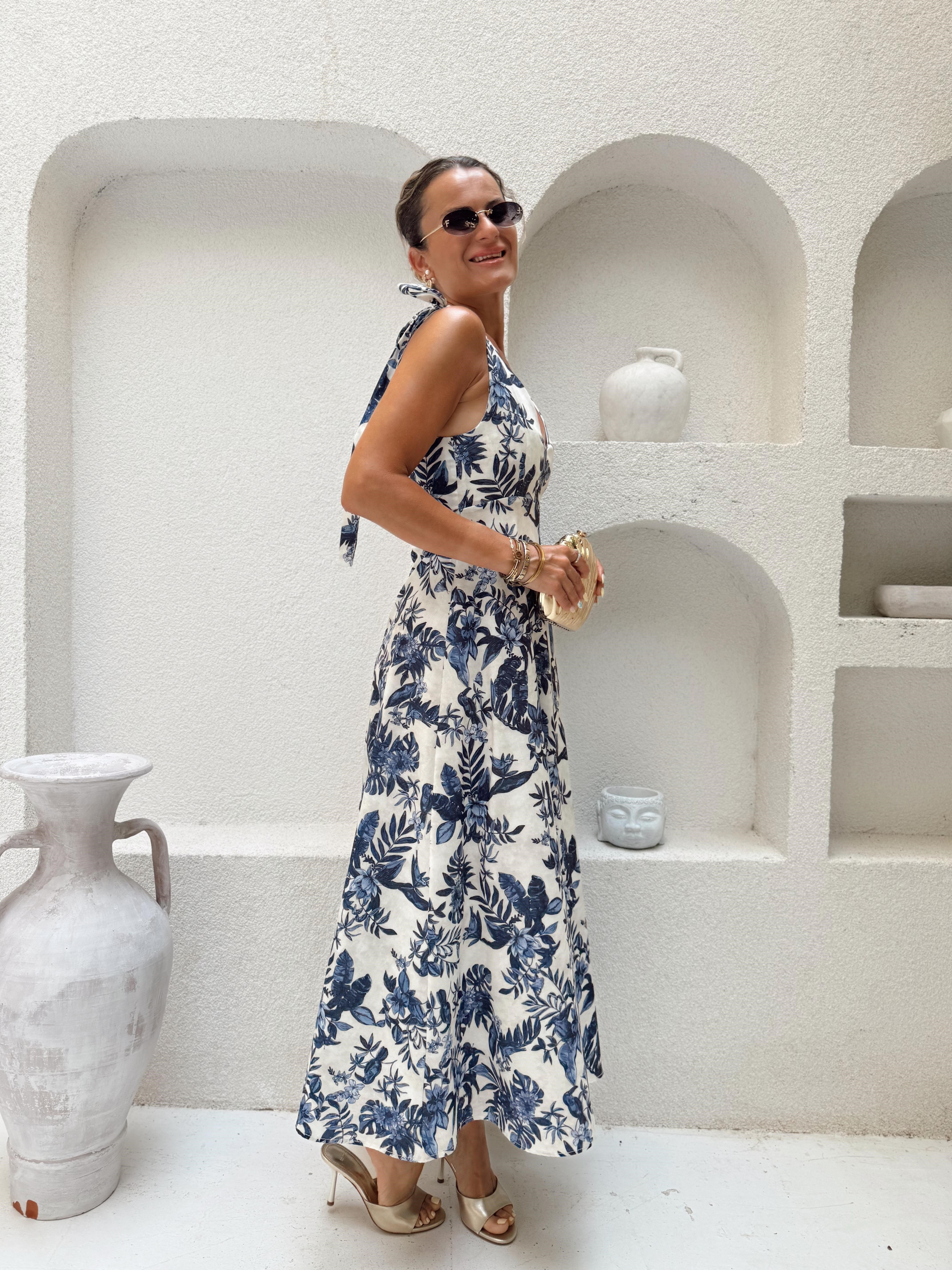Nişantaşı Butik OMUZ BAGLAMALI V YAKA ÇİÇEK DESEN ELBİSE