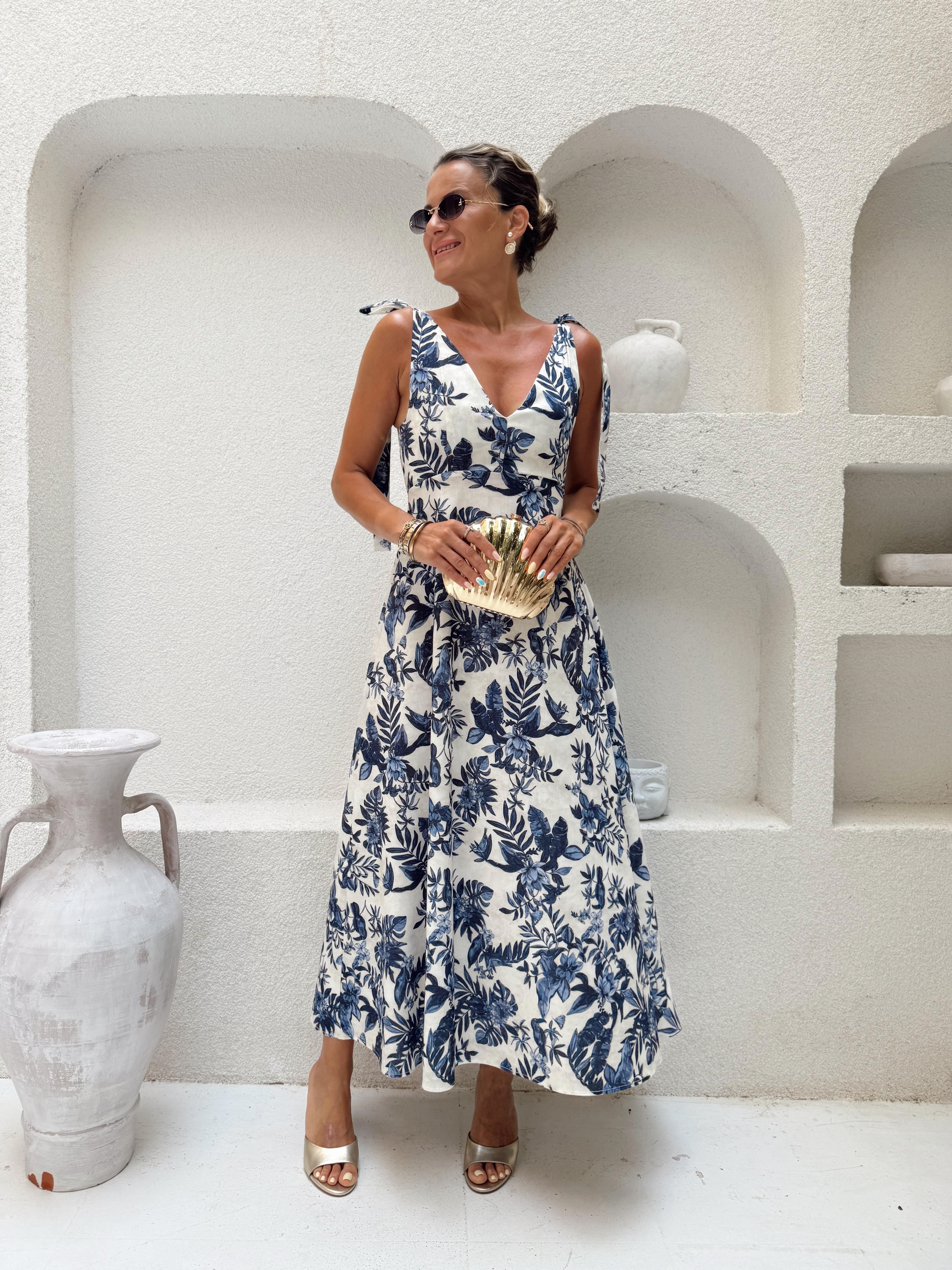 Nişantaşı Butik OMUZ BAGLAMALI V YAKA ÇİÇEK DESEN ELBİSE