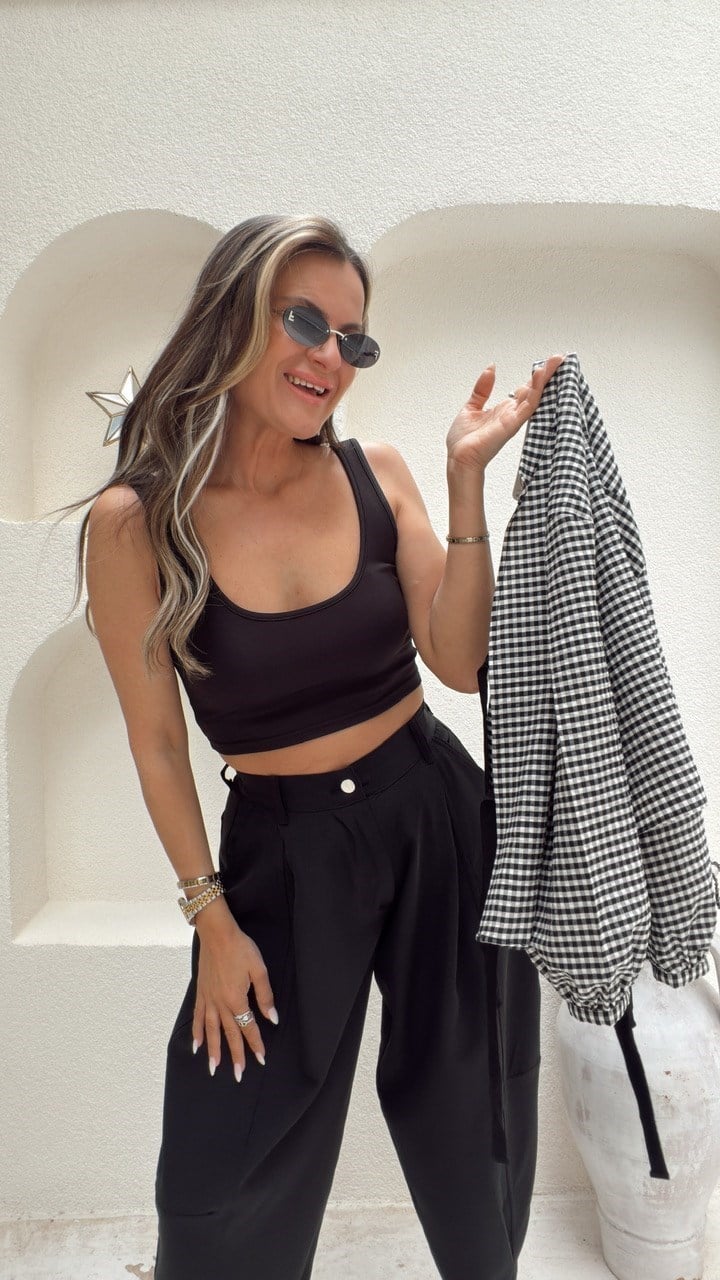 Nişantaşı Butik ÖN ARKA U YAKA BASİC CROP SİYAH