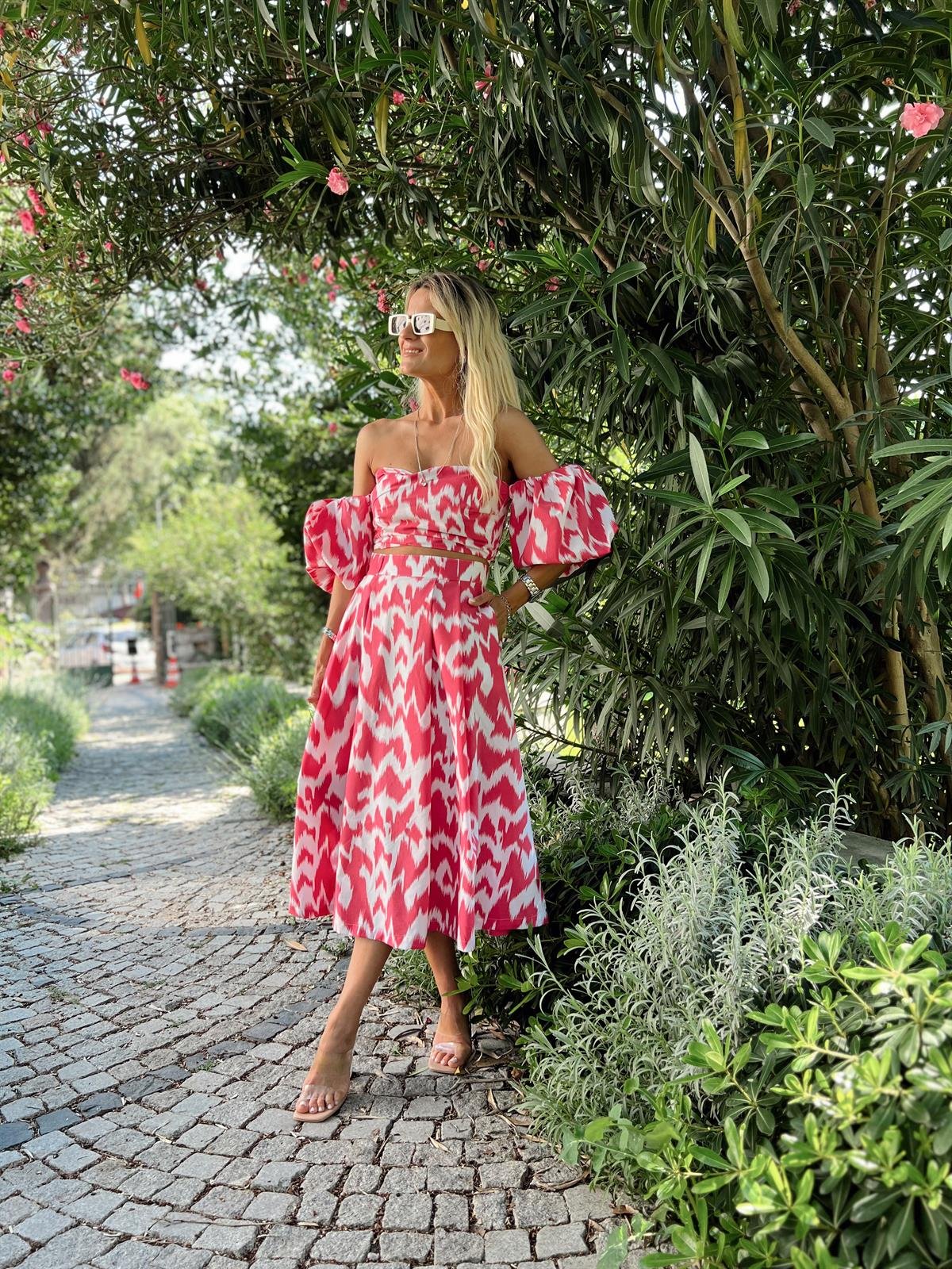 Nişantaşı Butik PEMBE DESENLİ ETEK CROP TAKIM
