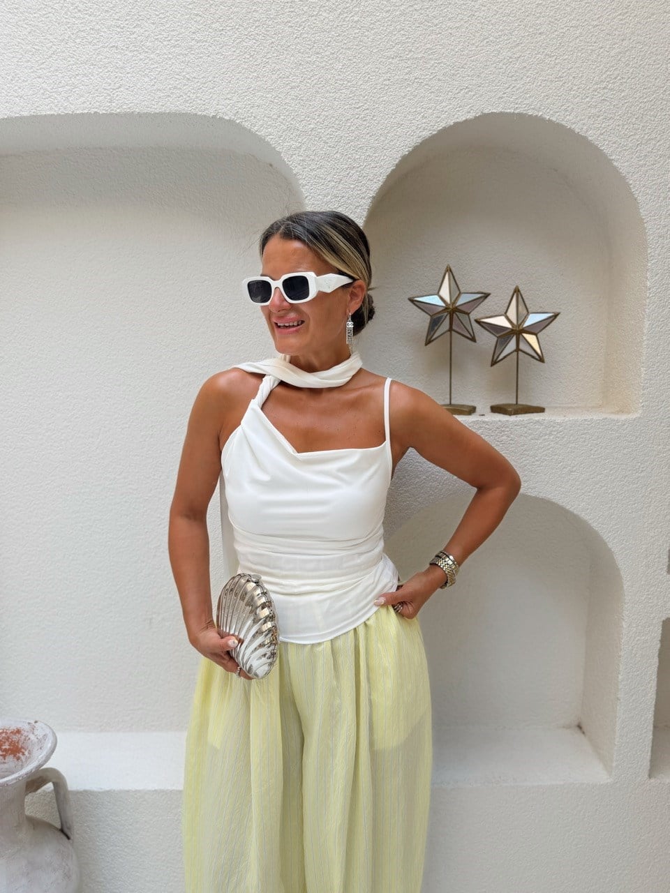 Nişantaşı Butik ŞAL VE YAKA  DETAY BEYAZ BLUZ