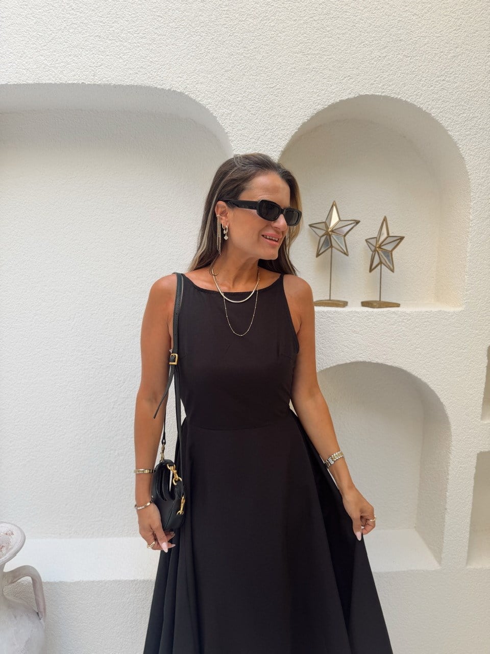 Nişantaşı Butik SIRT DETAY VOLANLI SİYAH ELBİSE