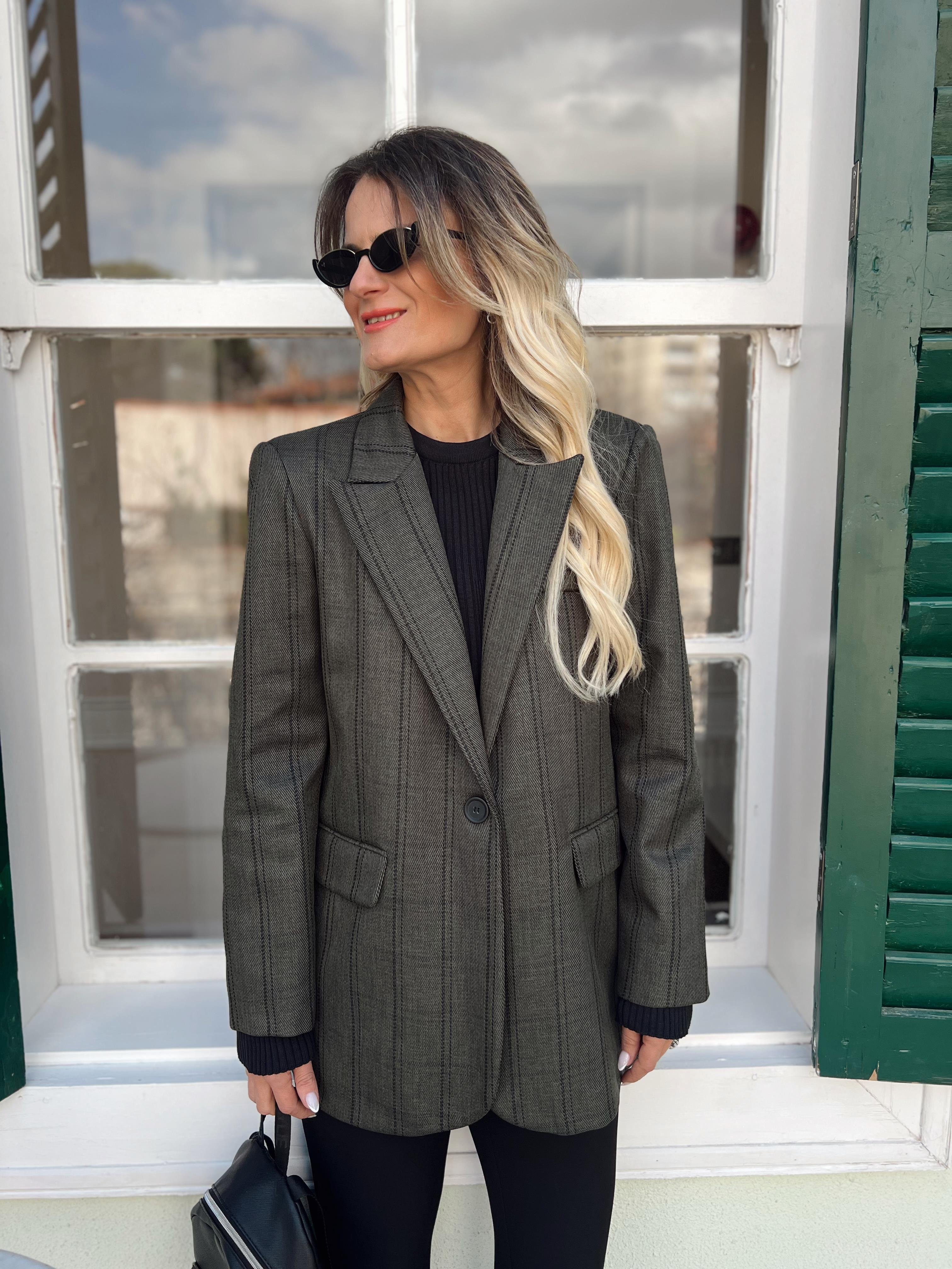 Nişantaşı Butik SİYAH ÇİZGİLİ BLAZER CEKET