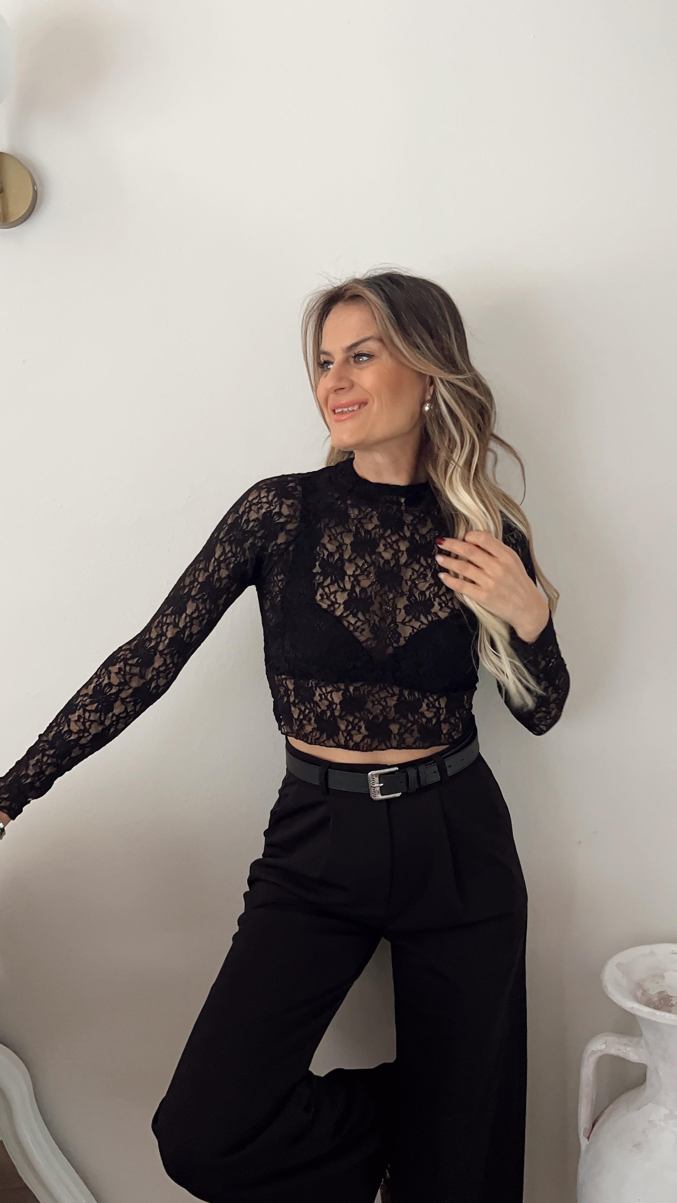 Nişantaşı Butik SİYAH DANTEL BLUZ 
