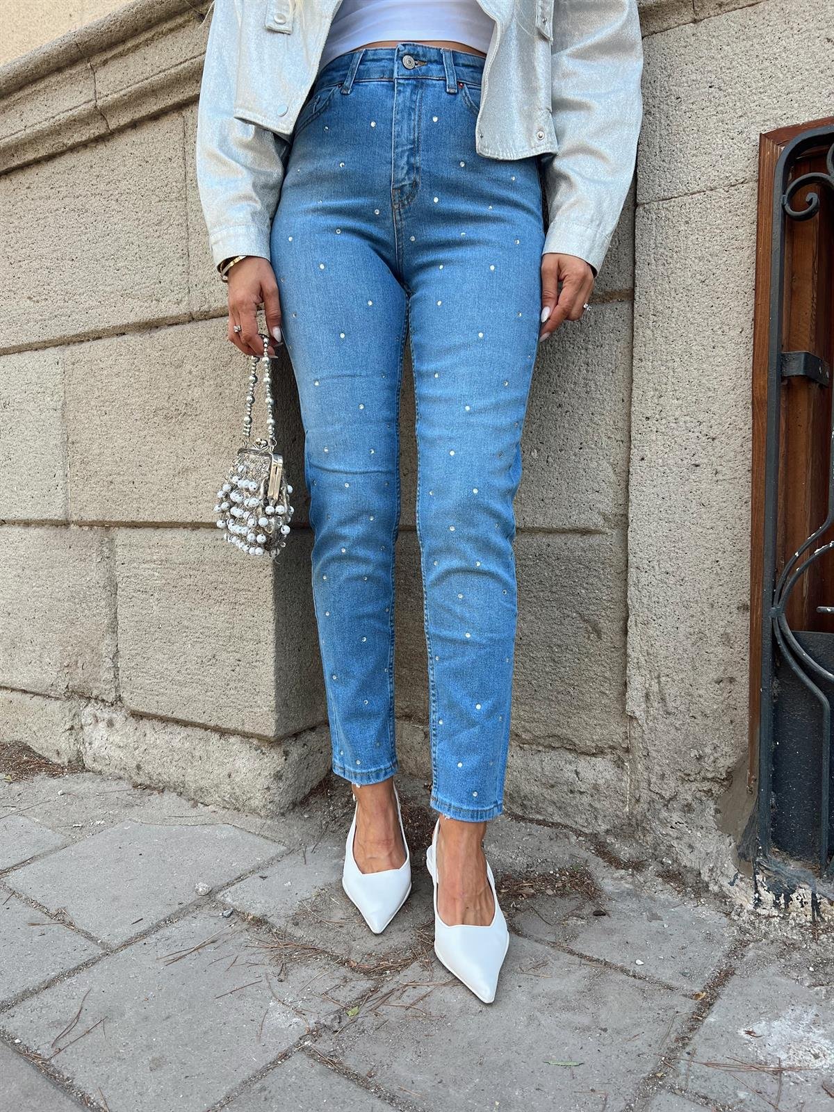 Nişantaşı Butik TAŞ DETAY YÜKSEK BEL MOM JEAN