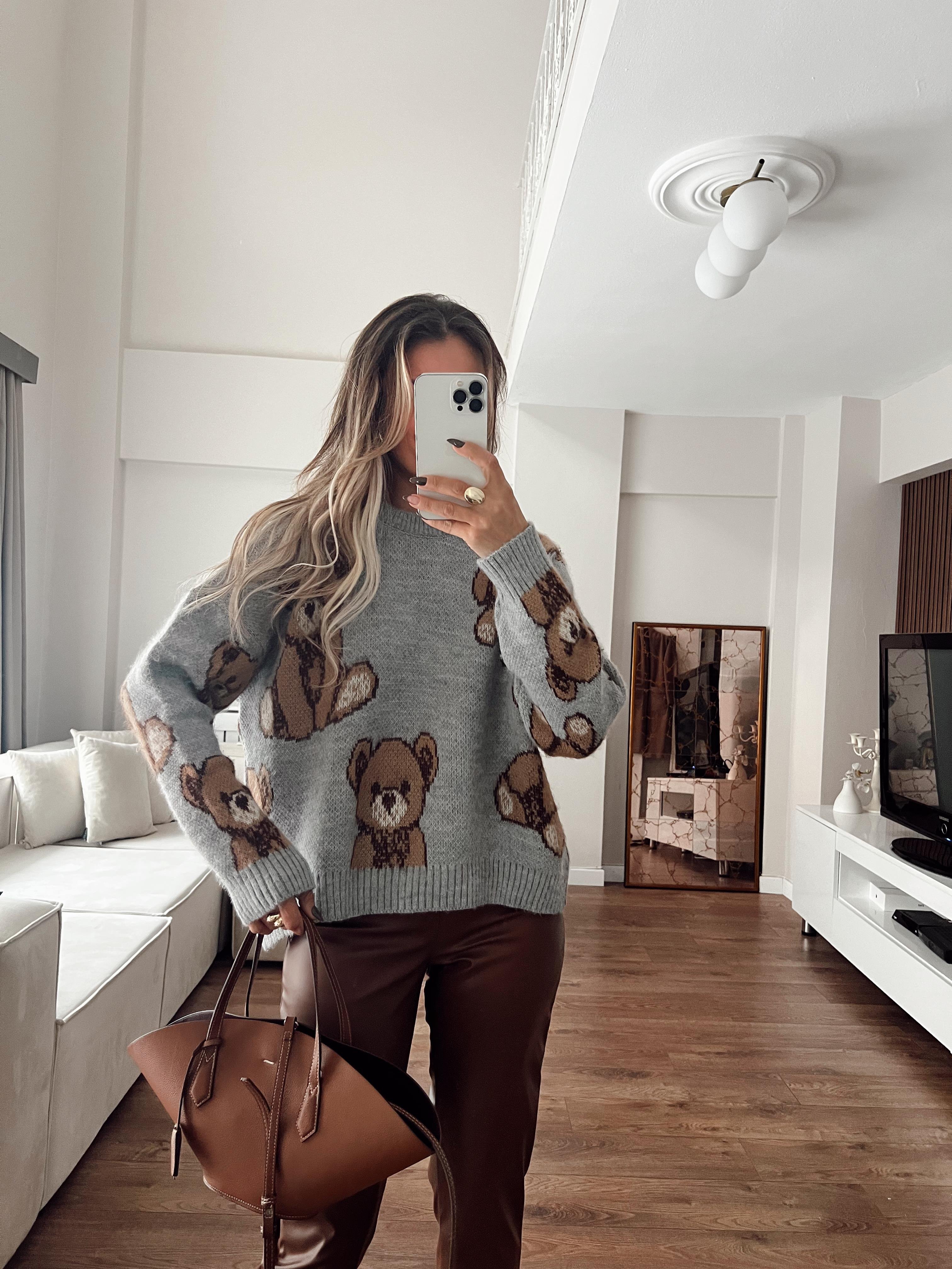 Nişantaşı Butik TEDDY DESENLİ YUVARLAK YAKA KAZAK