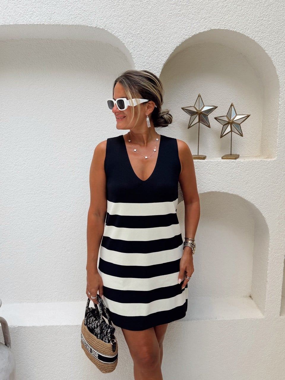 Nişantaşı Butik V YAKA MARİN ÇİZGİLİ KOLSUZ TRİKO ELBİSE 