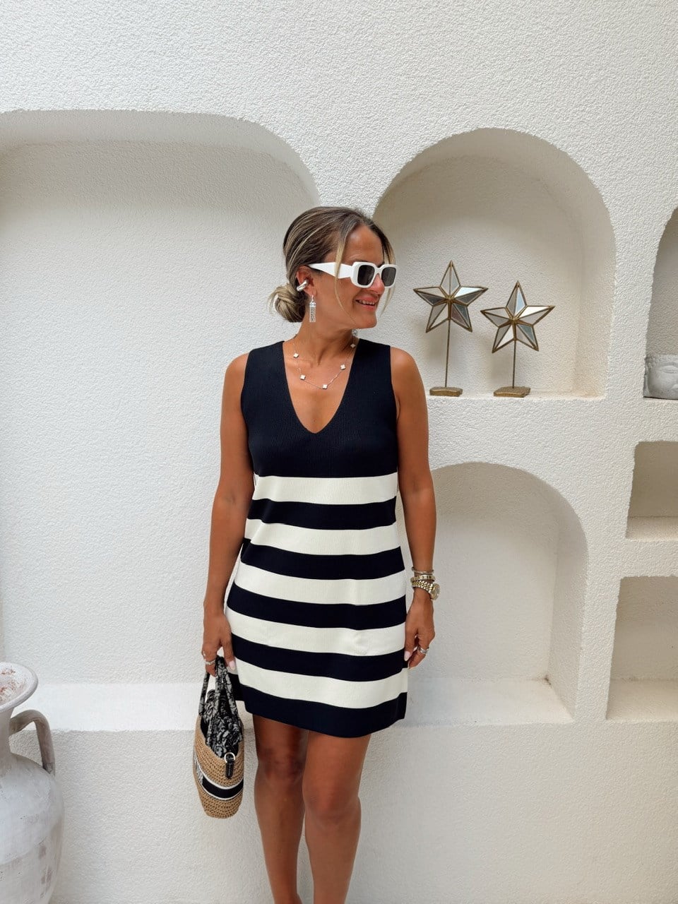 Nişantaşı Butik V YAKA MARİN ÇİZGİLİ KOLSUZ TRİKO ELBİSE 
