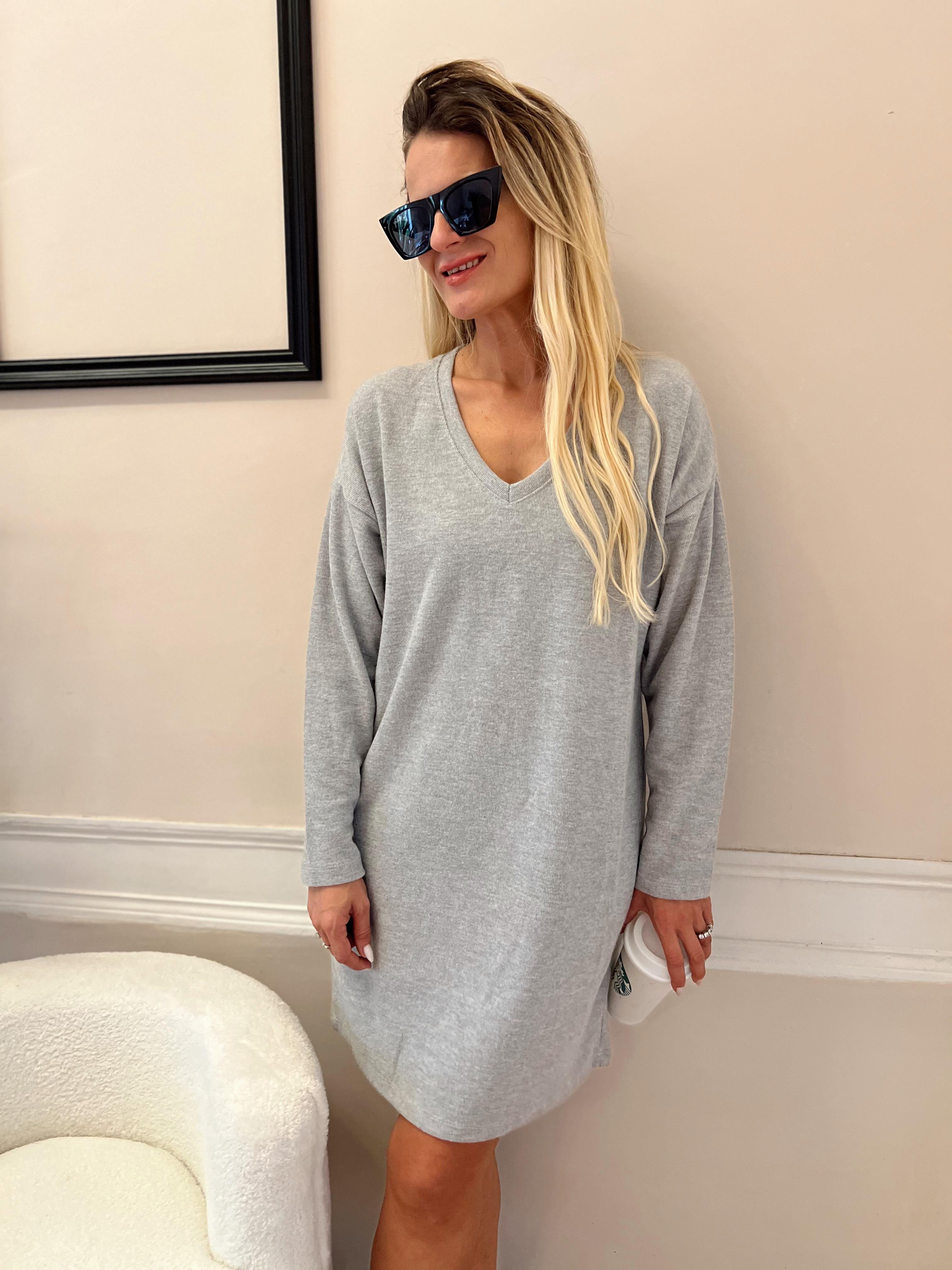 Nişantaşı Butik V YAKA SELANİK DOKU ELBİSE GRİ