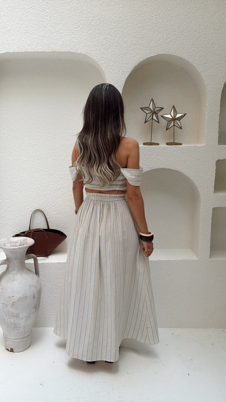 Nişantaşı Butik YAKA DETAY ÇİZGİLİ BLUZ