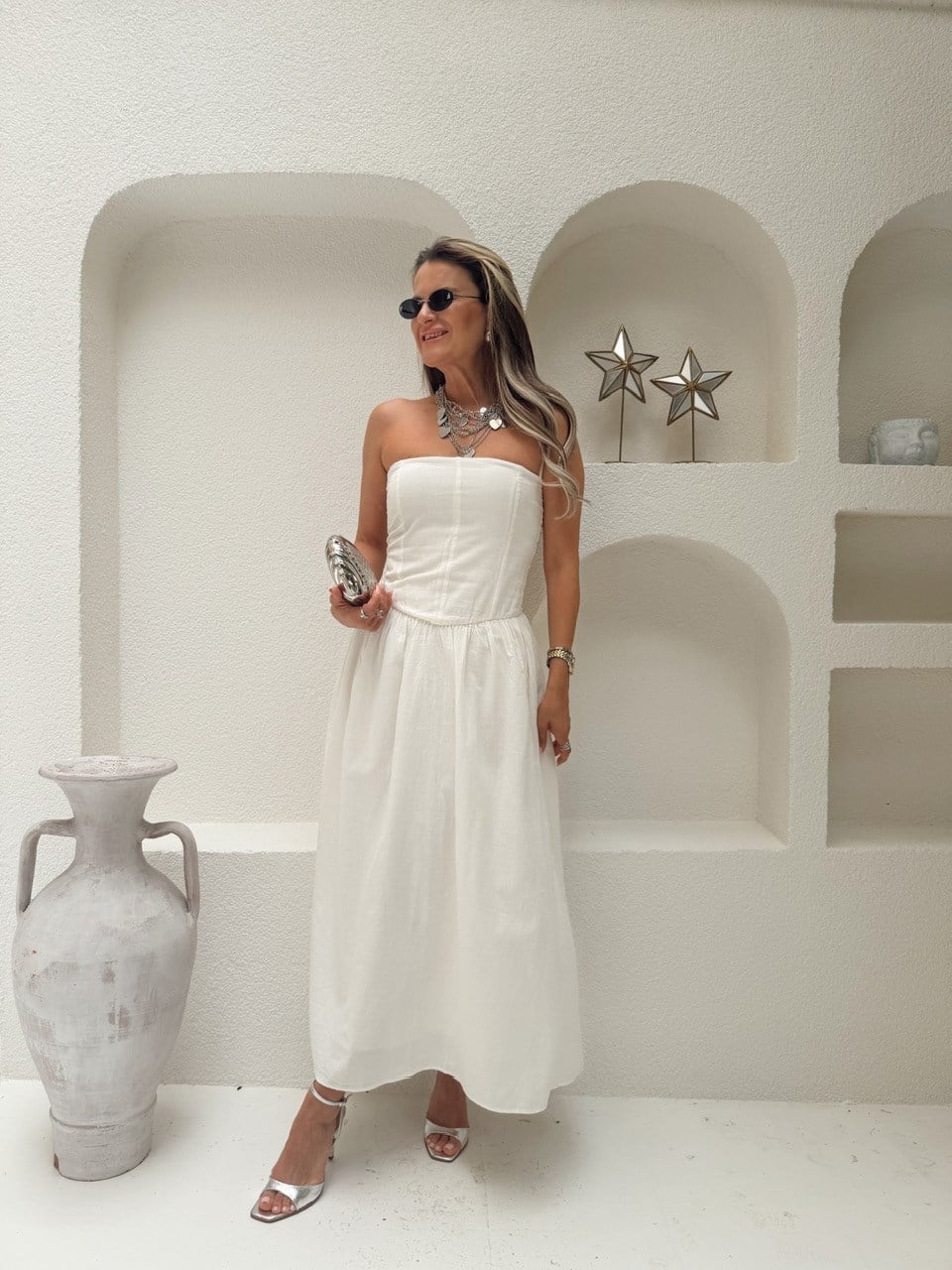 Nişantaşı Butik YAZ BEYAZI ASTARLI KETEN STRAPLEZ ELBİSE