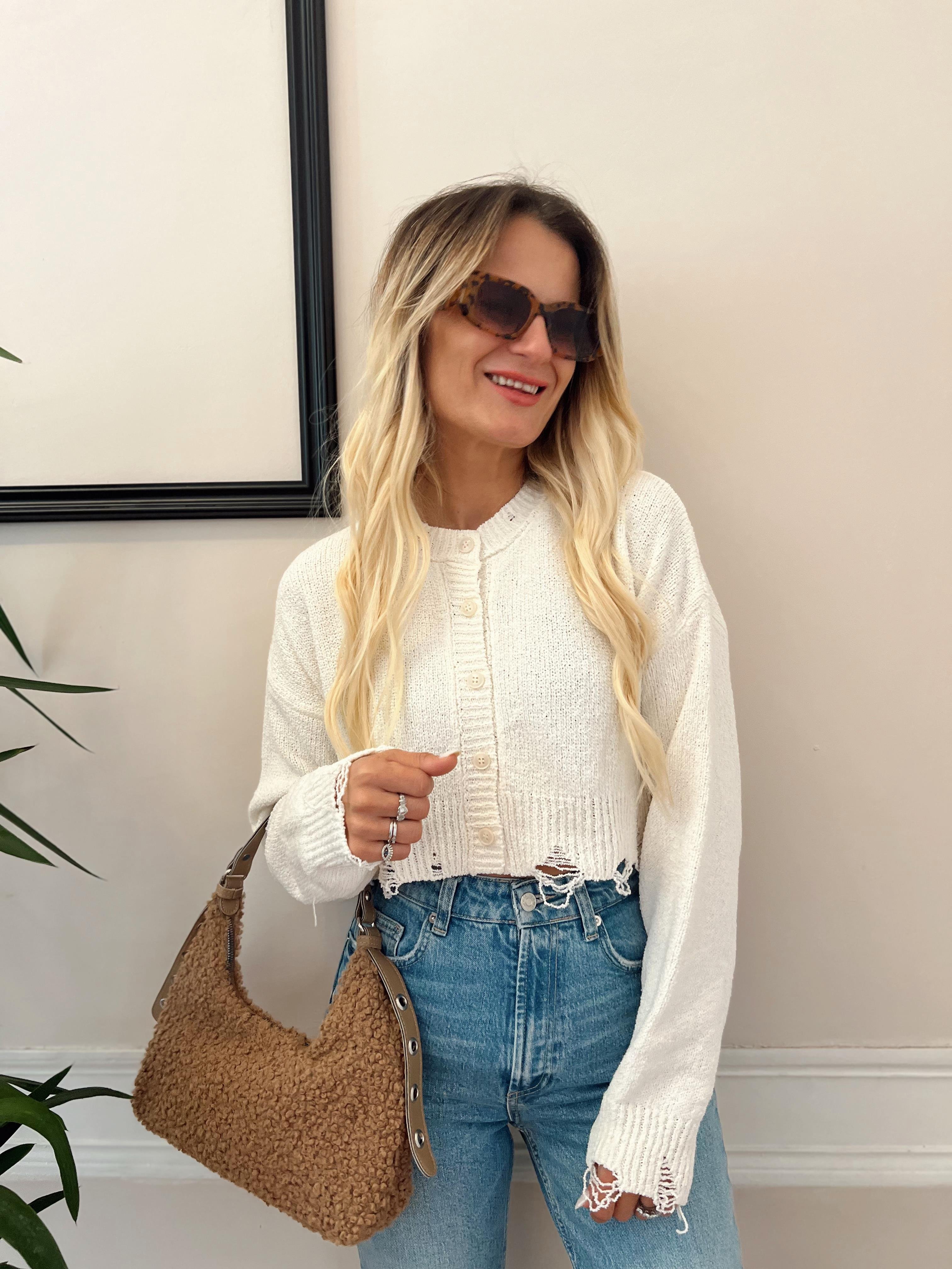 Nişantaşı Butik YIRTIK DETAY YUMOS KISA TRİKO CEKET