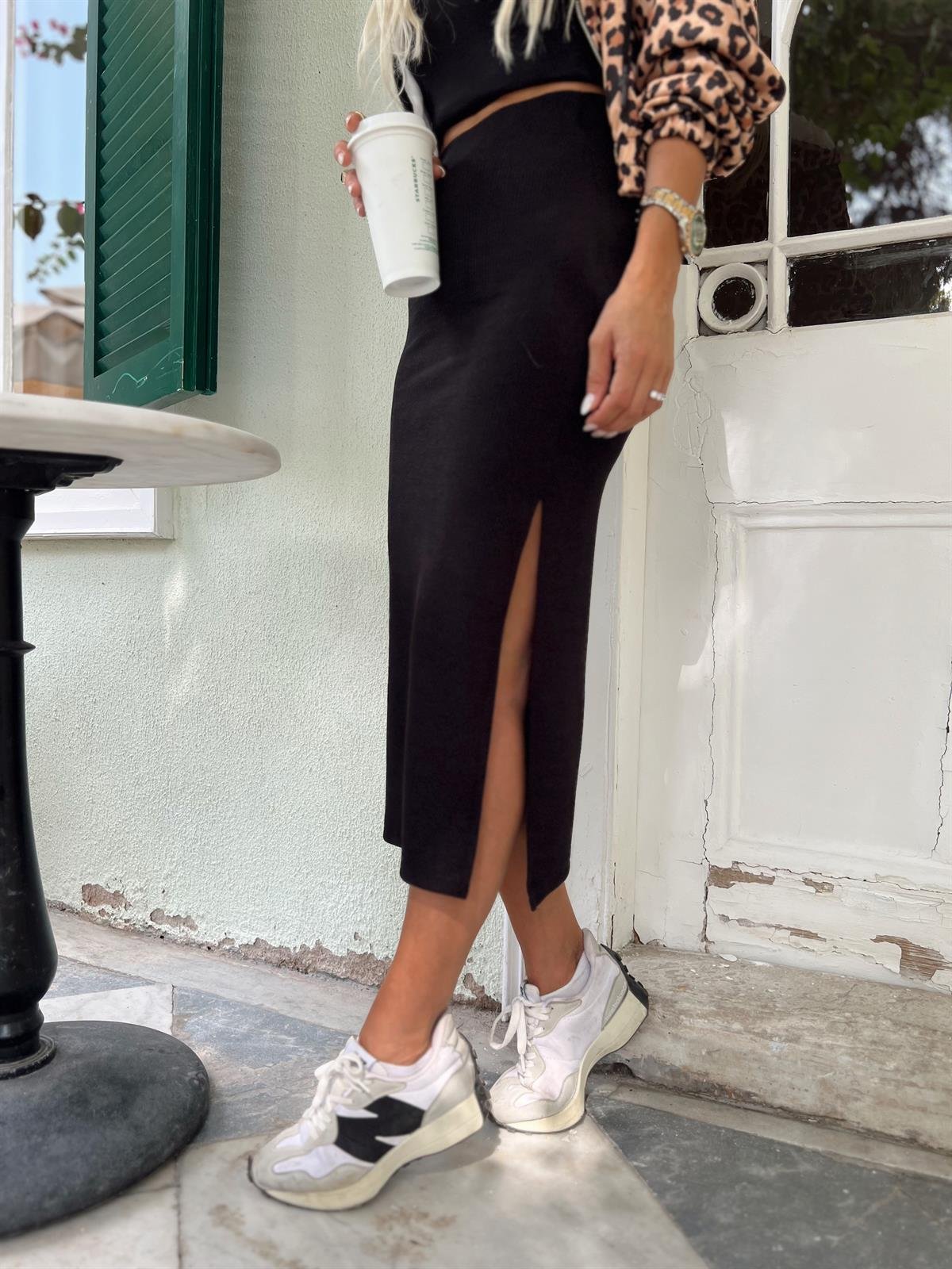 Nişantaşı Butik YIRTMACLI SİYAH ETEK 
