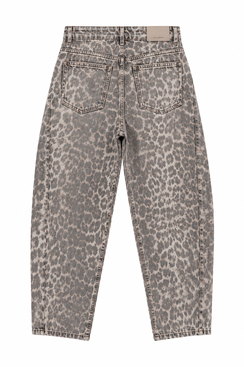 Nişantaşı Butik YÜKSEK BEL DİKİŞ DETAY BARREL LİKRALI JEAN SOFT LEOPAR