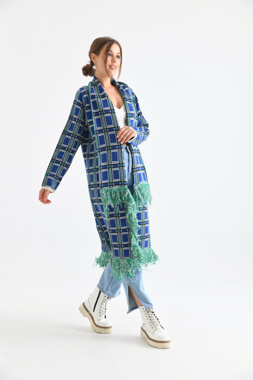 Püskül Detaylı Giy-Çık TAŞ