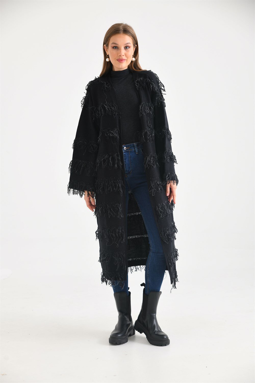 Püskül Detaylı Uzun Kap SİYAH