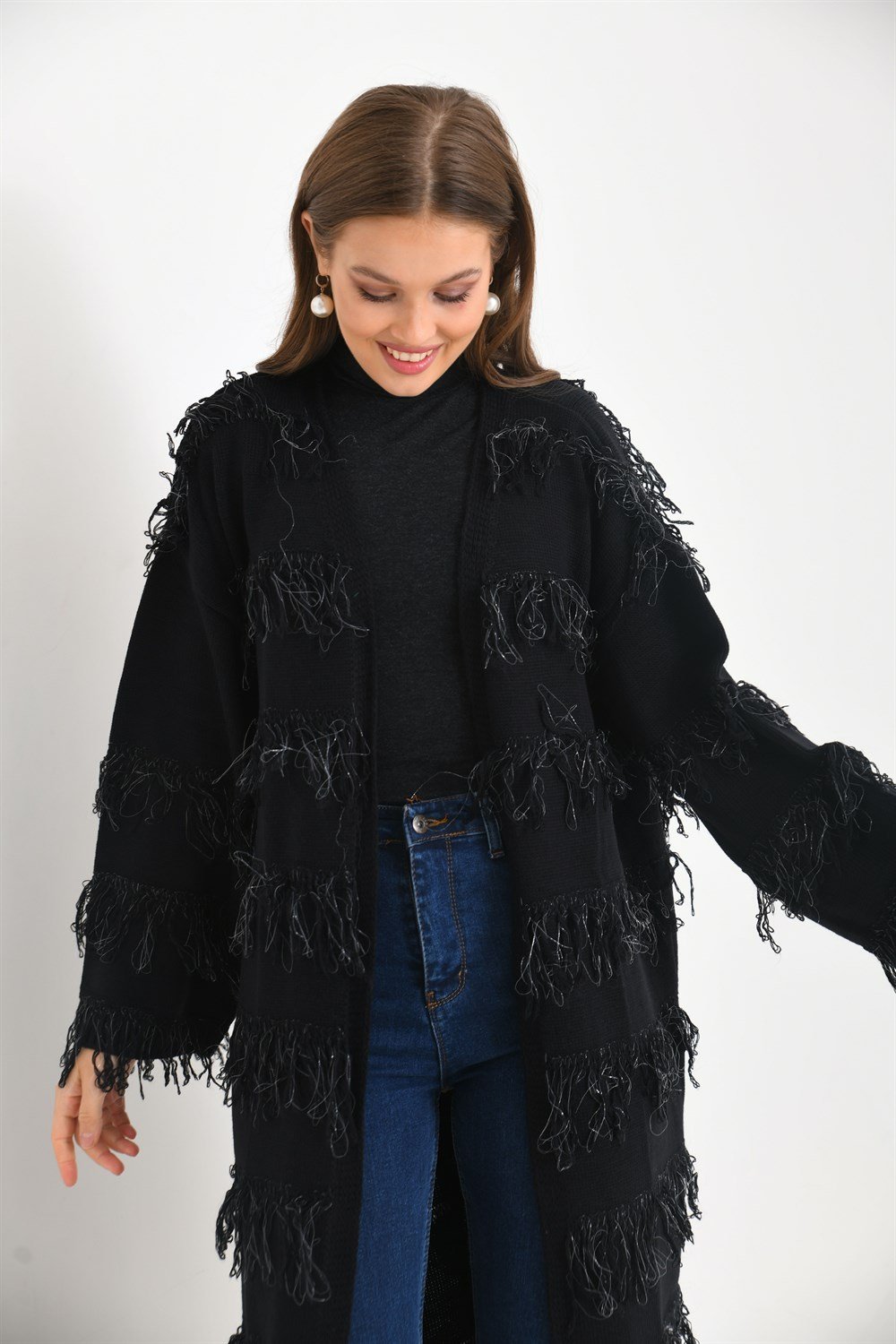 Püskül Detaylı Uzun Kap SİYAH