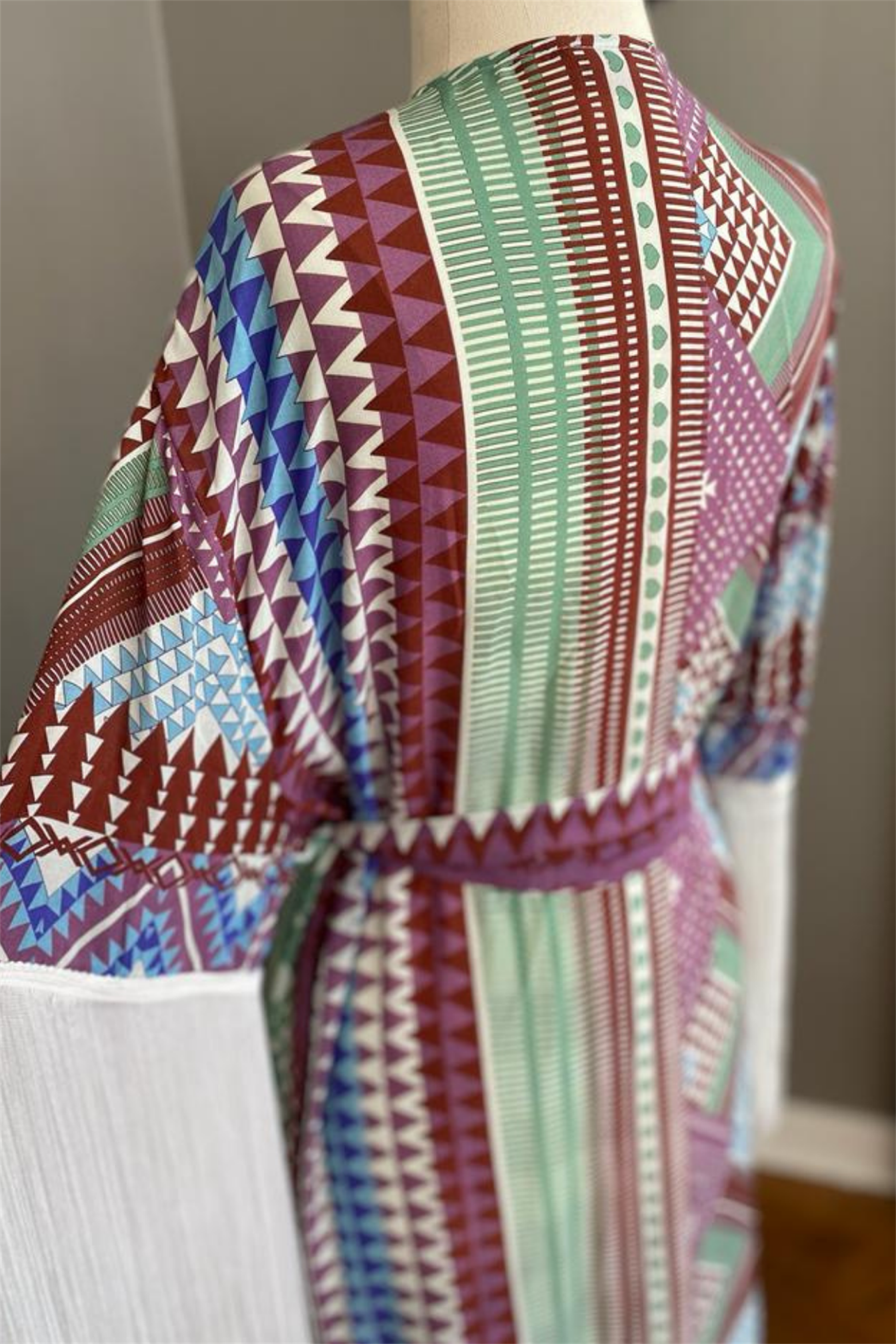 Geometrik Desenli Püsküllü Kimono