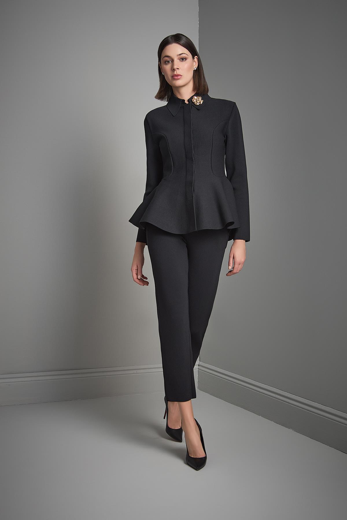 Gizli Düğmeli Peplum Siyah Triko Ceket
