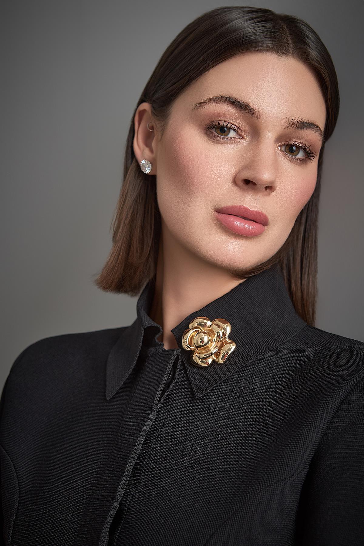 Gizli Düğmeli Peplum Siyah Triko Ceket
