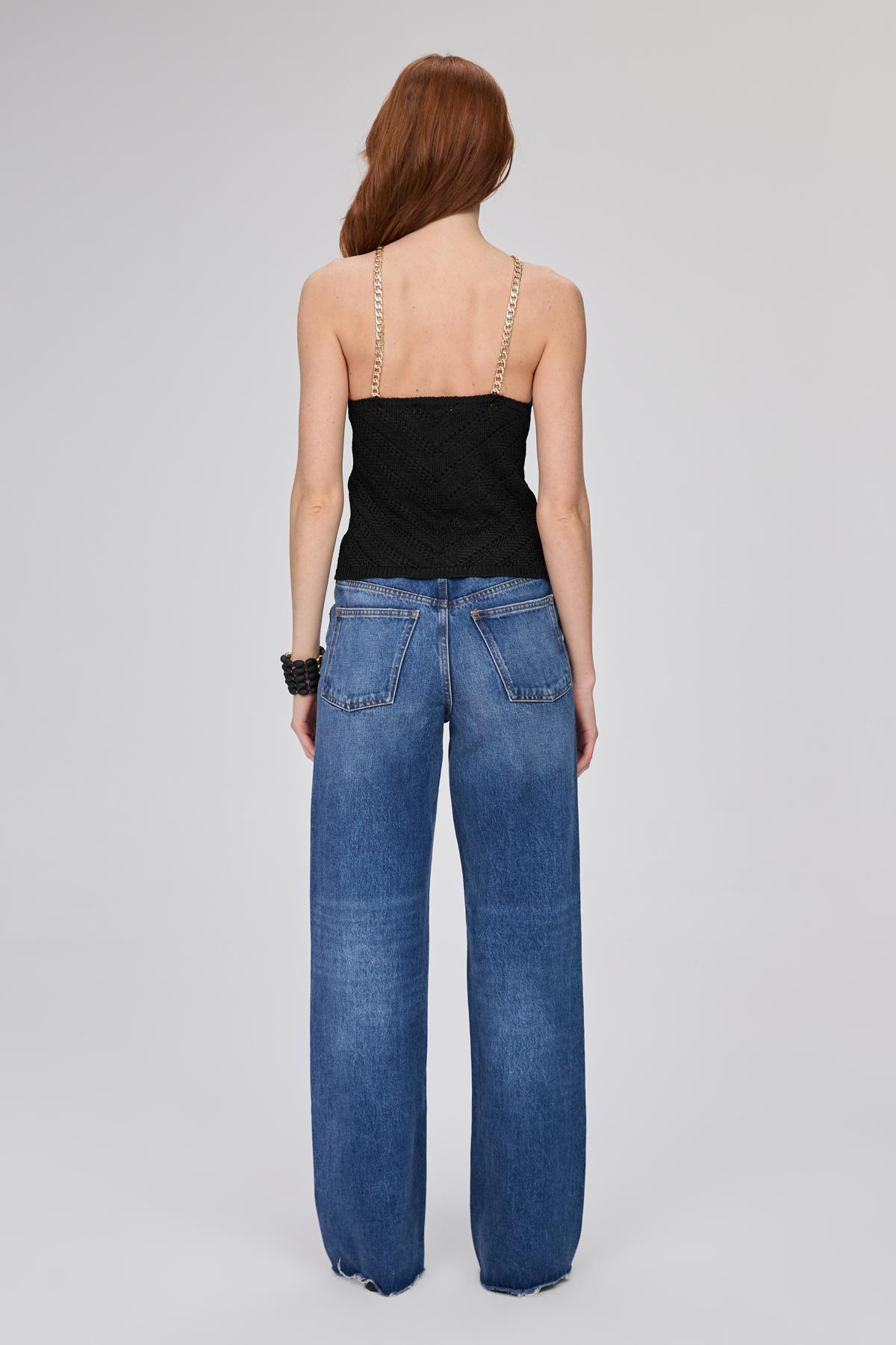 Gold Zincir Askılı Halter Yaka Siyah Crop Top