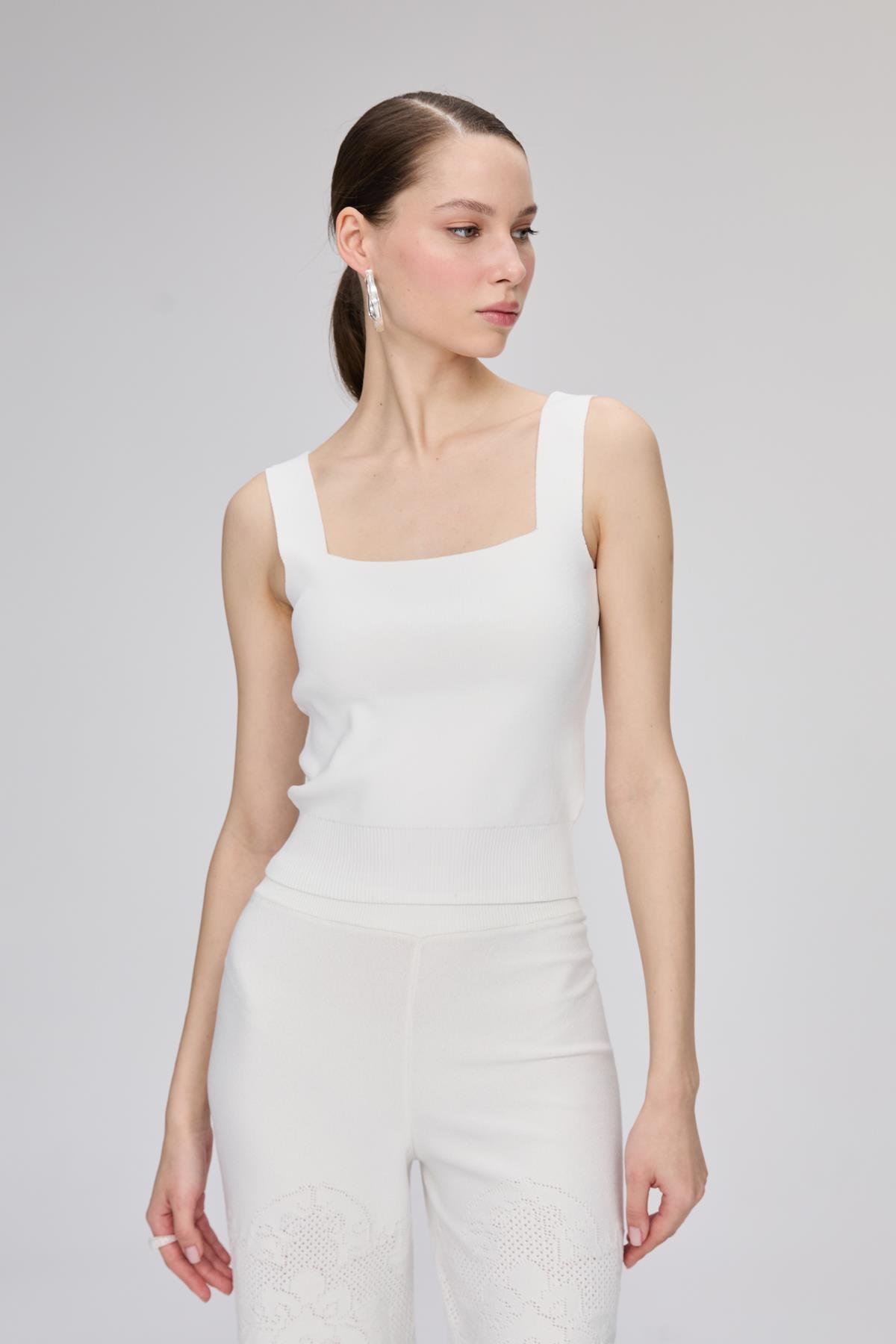 Kare Yaka Crop Top