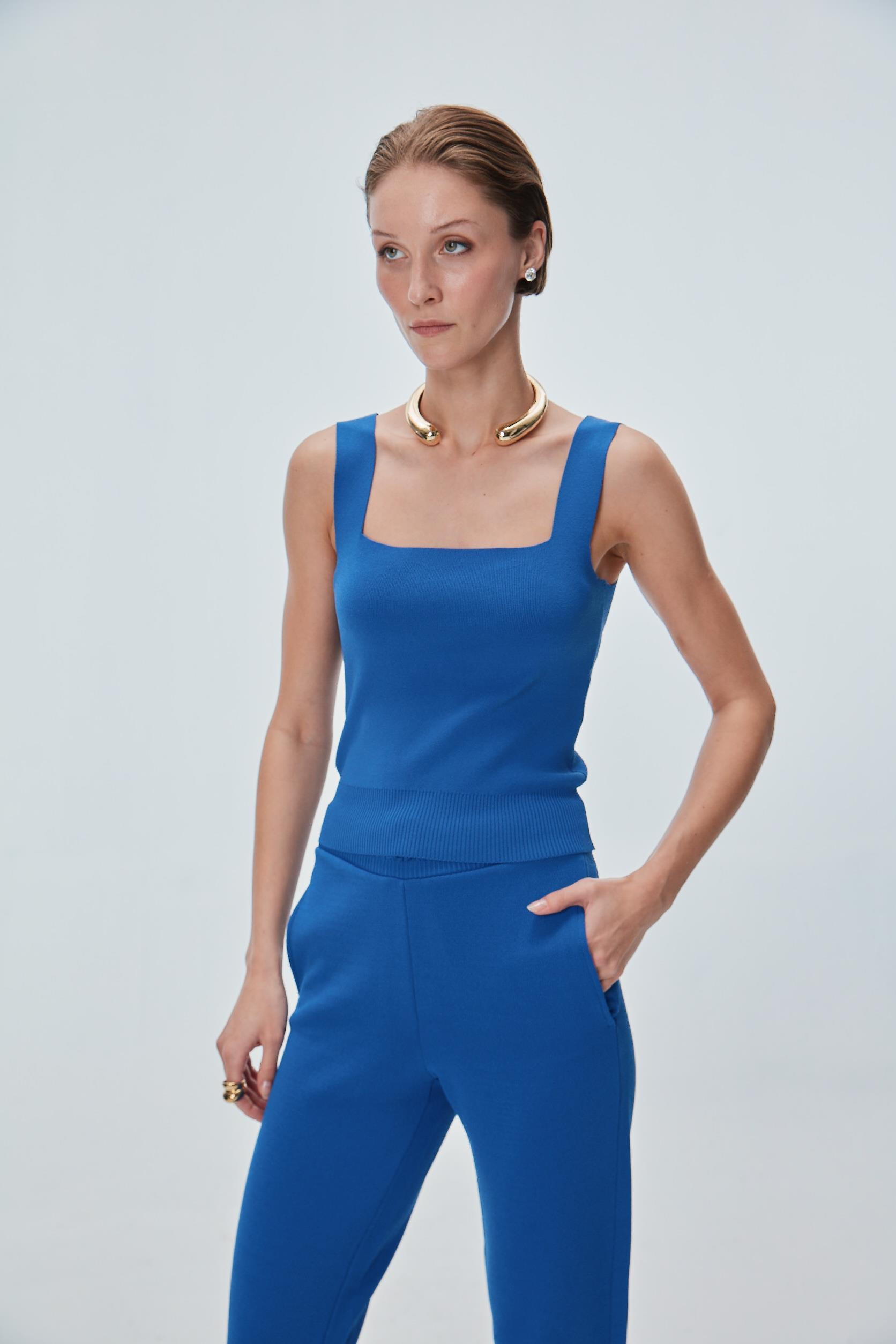 Kare Yaka Crop Top