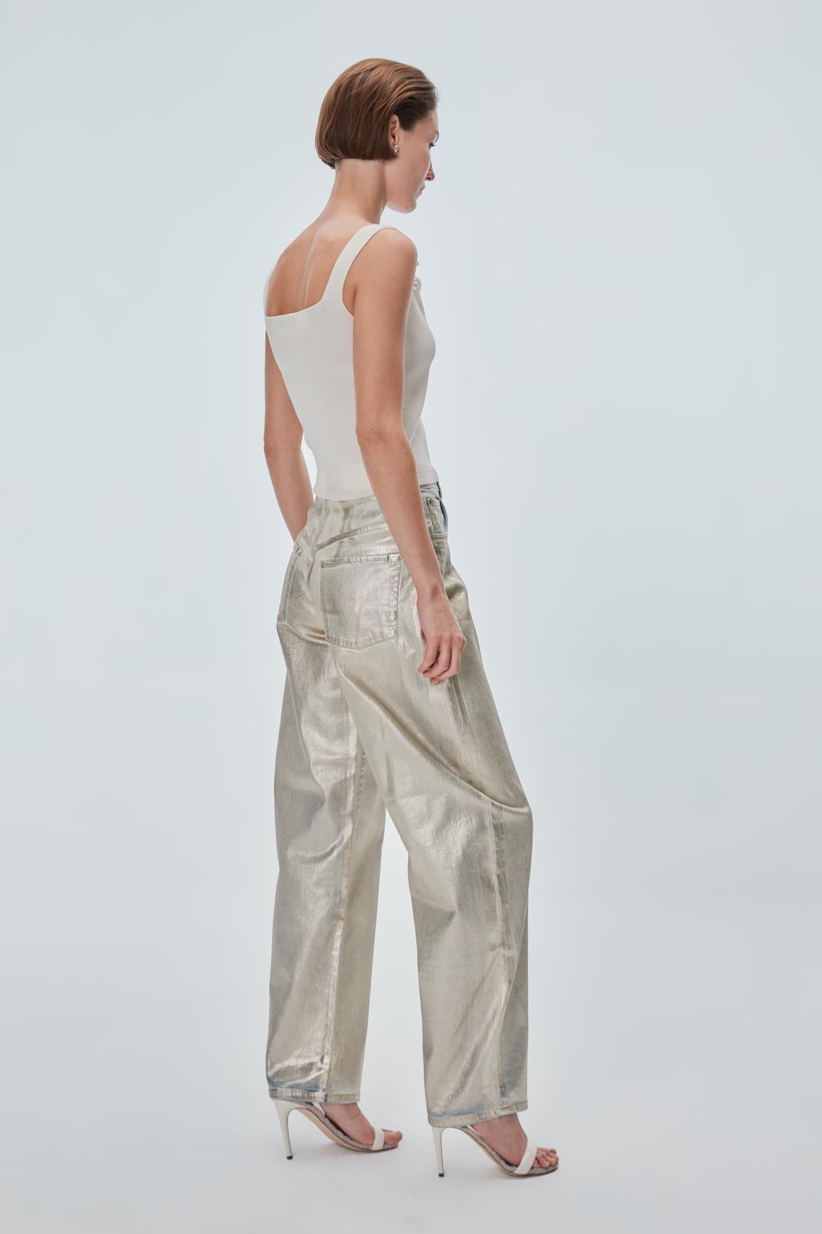 Kare Yaka İnci Detaylı Ekru Crop Top
