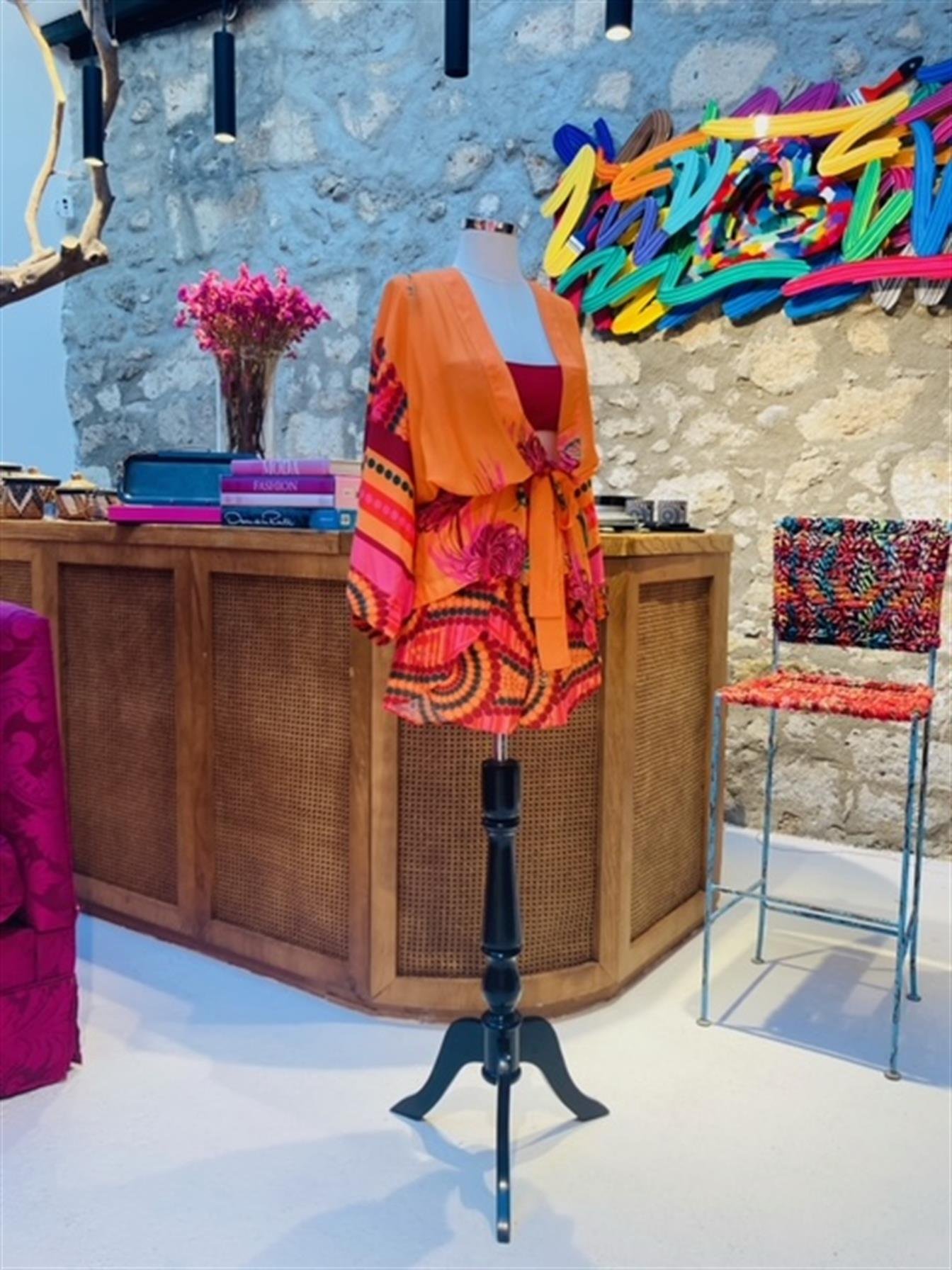 Mandala Desenli Turuncu Şort