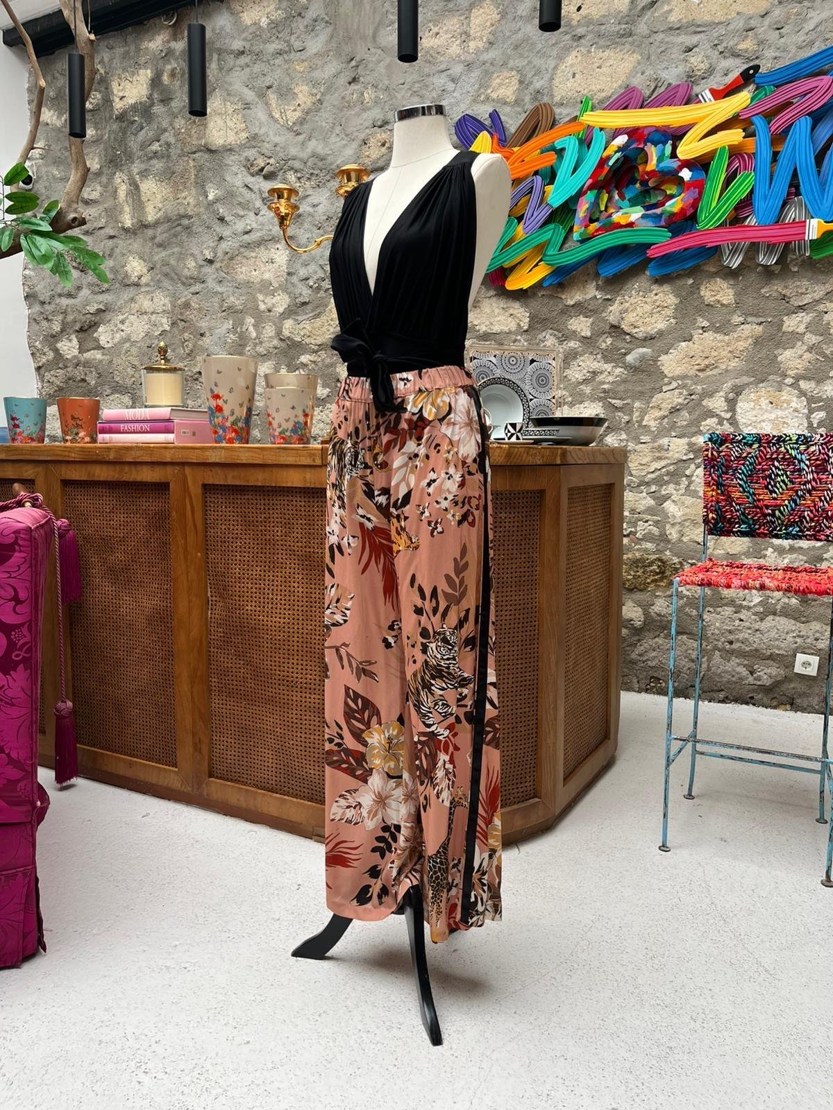 Şerit Detaylı Pantolon