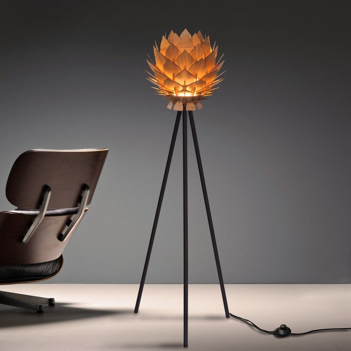 Lotus Metal Ayaklı Yerpuar Anahtarlı Ahşap Modern Tripod Üç Ayaklı Lambader Aydınlatma (Ceviz)