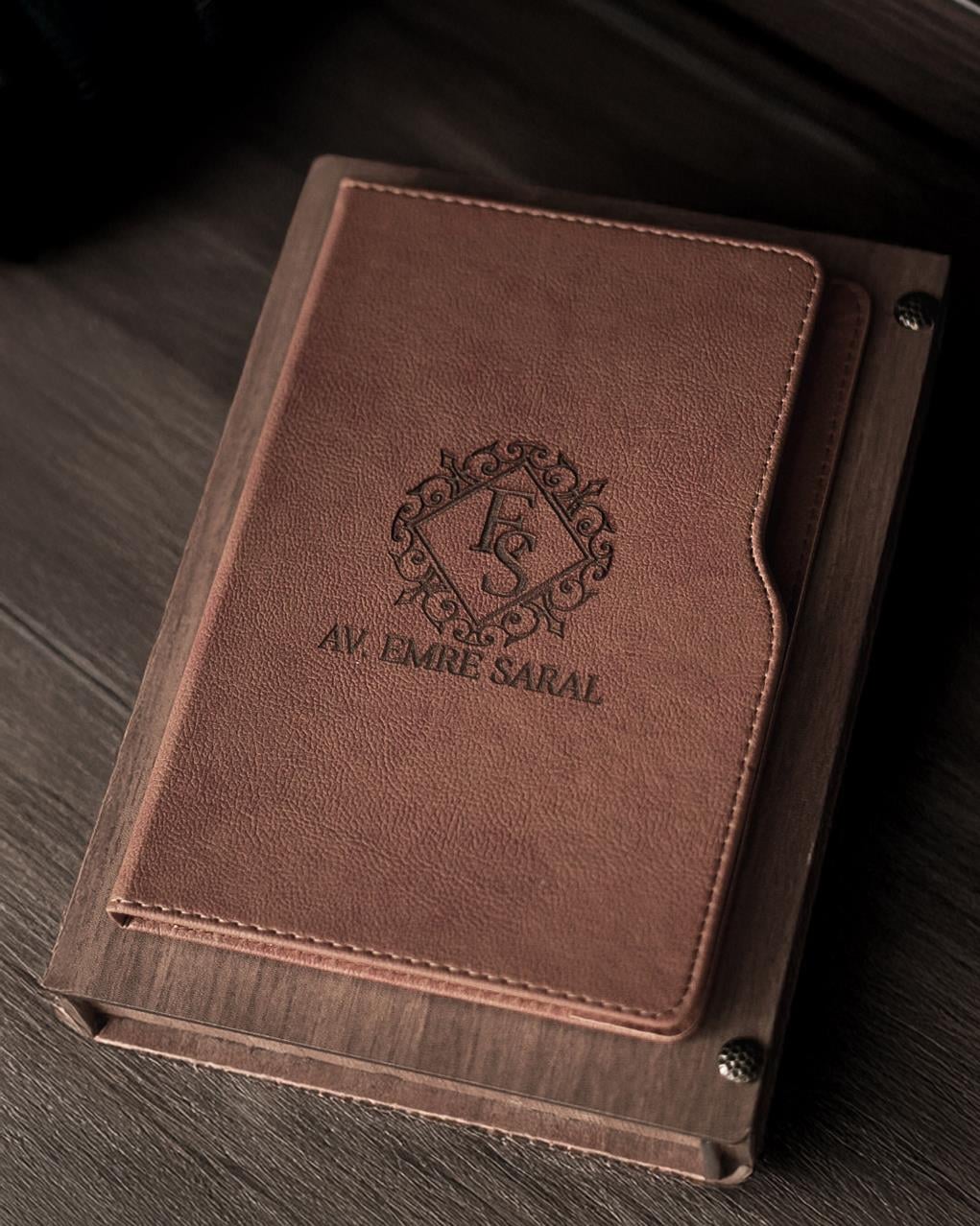 Kişiye Özel Ahşap Kutulu Defter Hediye Seti - Private Prestige Collection