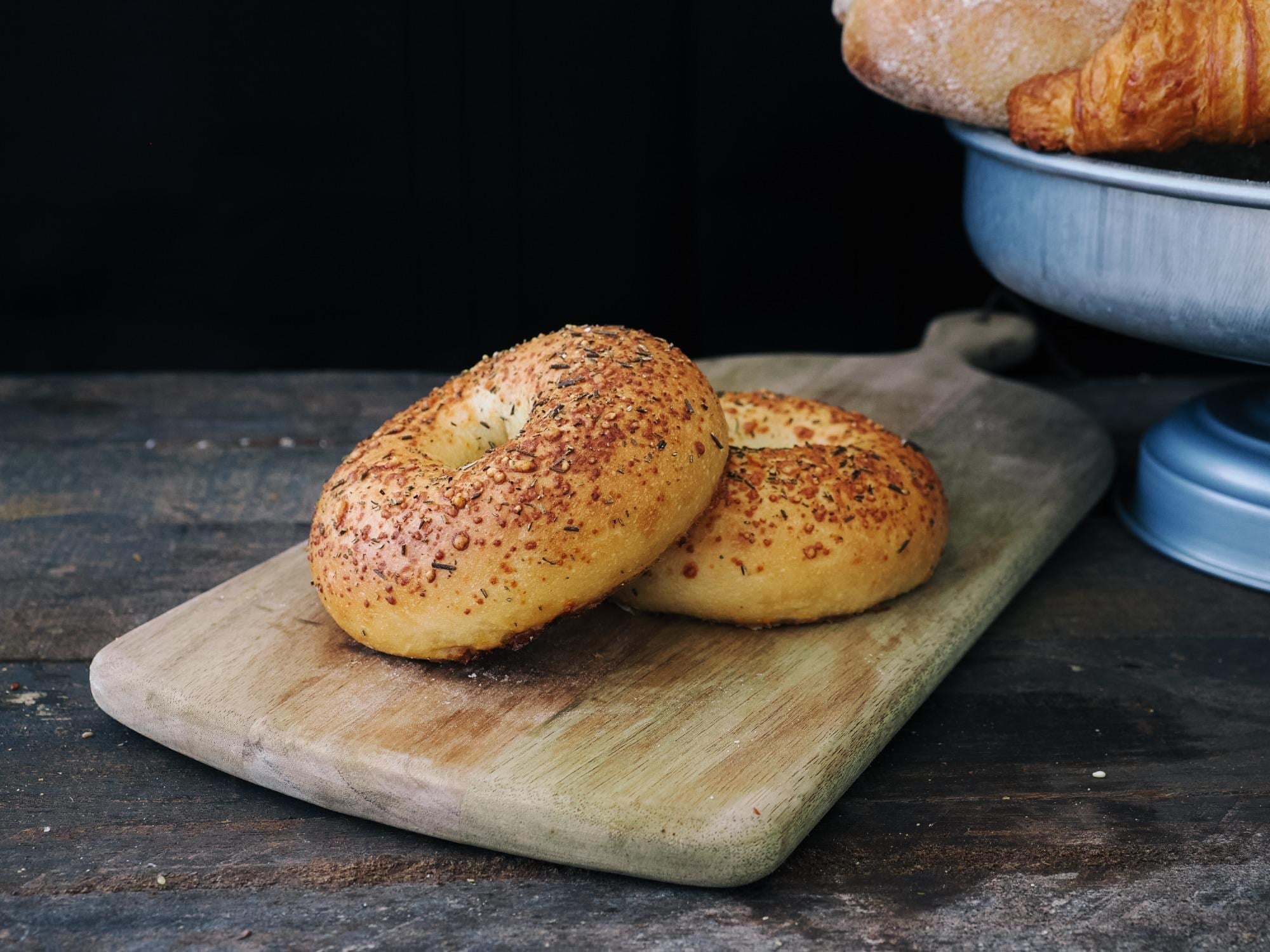 Biberiyeli ve Parmesanlı Bagel Ekmeği 2'li Paket (220 Gram) 240derece
